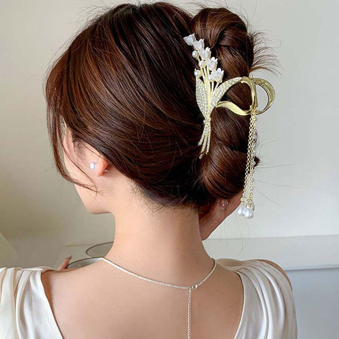ショッピングゴー shoppinggo ヘアクリップ  髪留め 髪飾り バレッタ フラワー 蝶ヘアアクセサリー オシャレ上品 パーティー飾り ゆらゆらチェーン付き