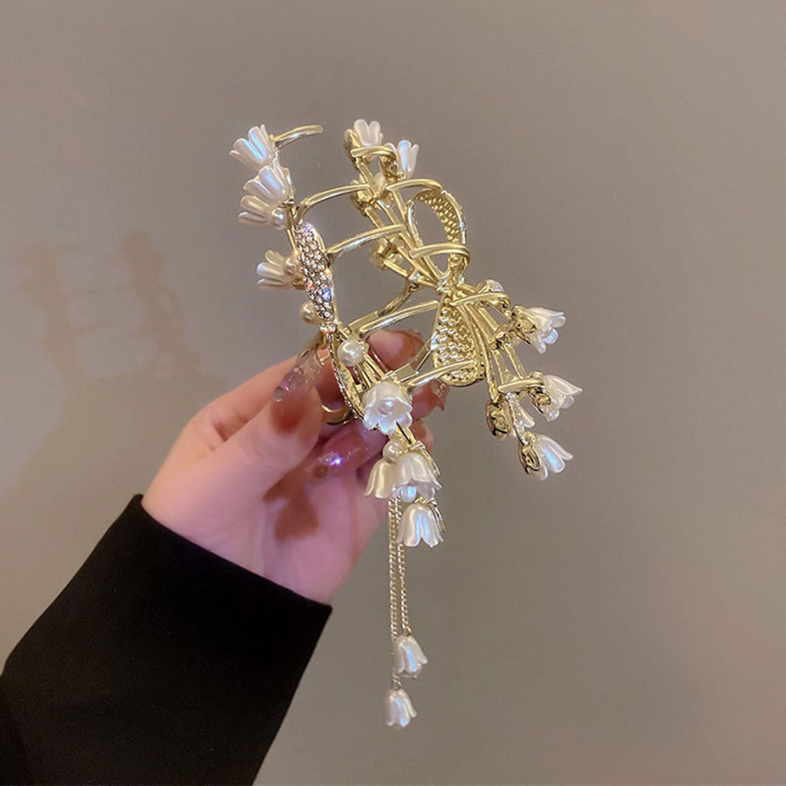 ショッピングゴー shoppinggo ヘアクリップ  髪留め 髪飾り バレッタ フラワー 蝶ヘアアクセサリー オシャレ上品 パーティー飾り ゆらゆらチェーン付き