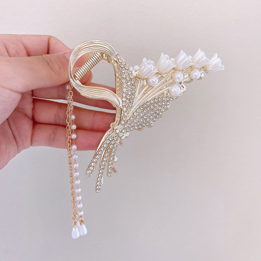 ショッピングゴー shoppinggo ヘアクリップ  髪留め 髪飾り バレッタ フラワー 蝶ヘアアクセサリー オシャレ上品 パーティー飾り ゆらゆらチェーン付き