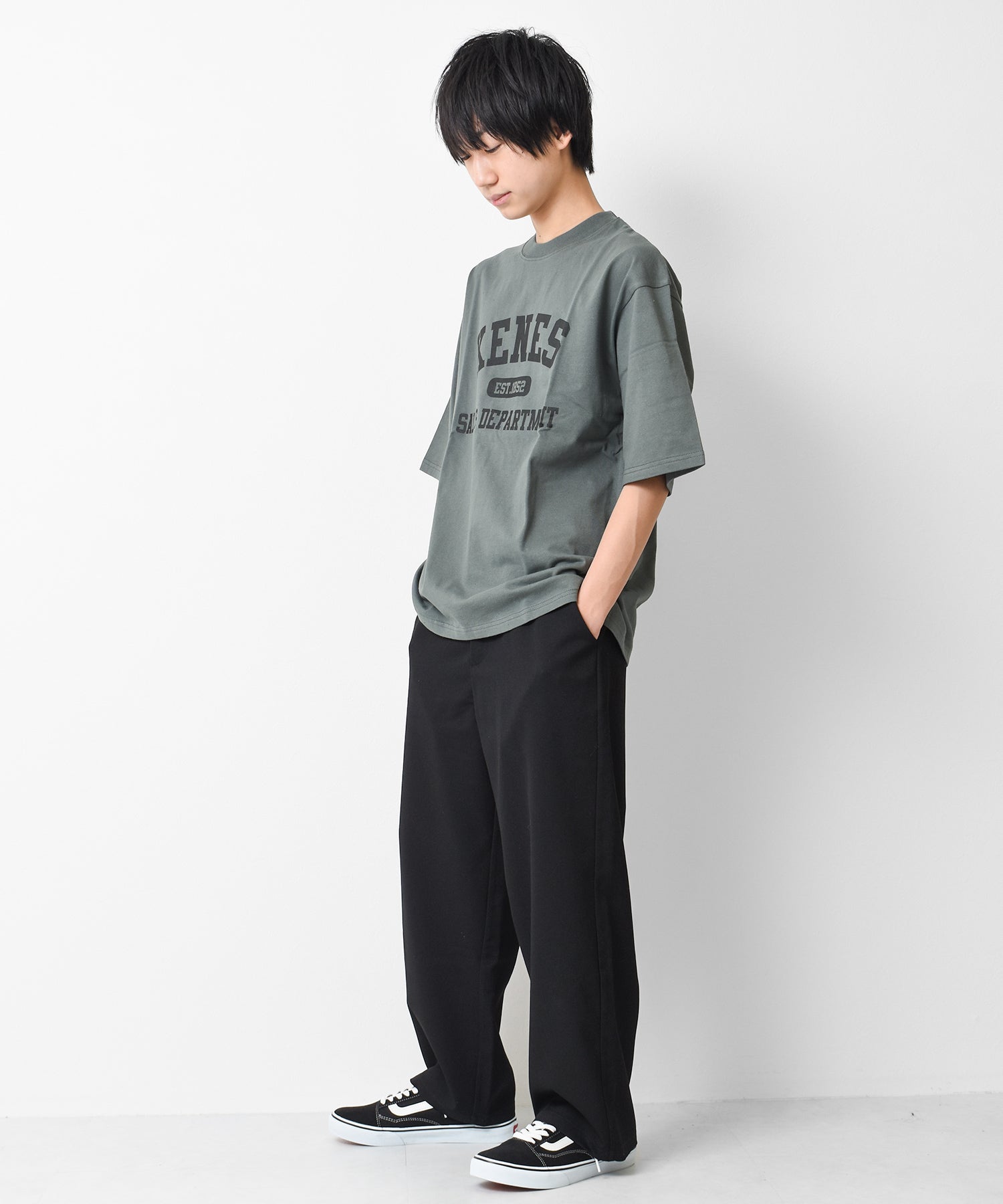 ケネスグラフィティ KENES GRAFFITI アーチロゴプリントTシャツ （ネイビー） ネイビー
