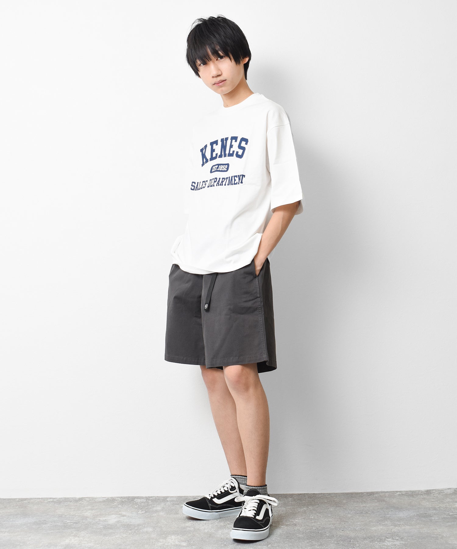 ケネスグラフィティ KENES GRAFFITI アーチロゴプリントTシャツ （ネイビー） ネイビー