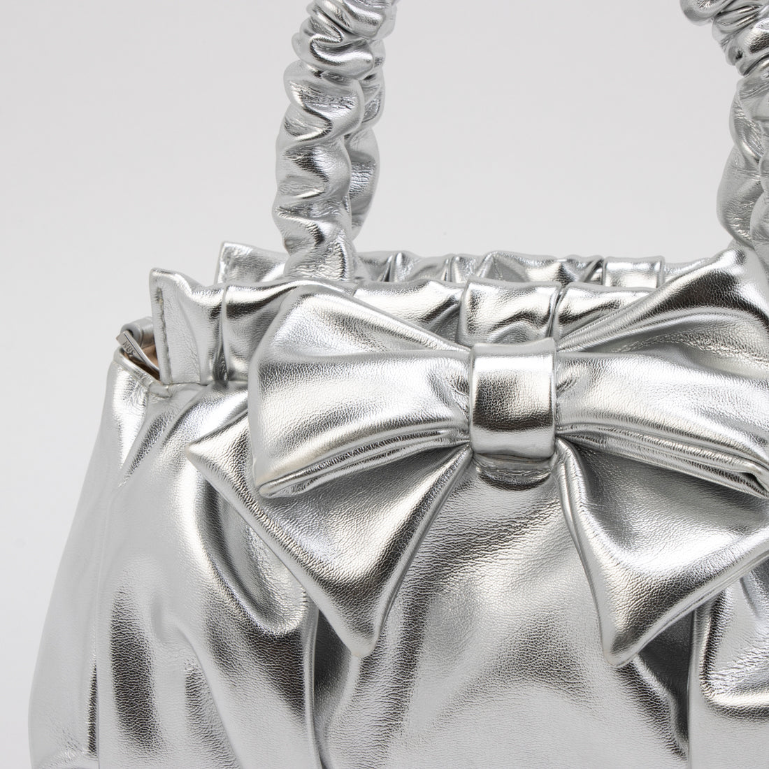 シンボノ SINBONO Daisy Crossbody Bag - Silver （シルバー） シルバー