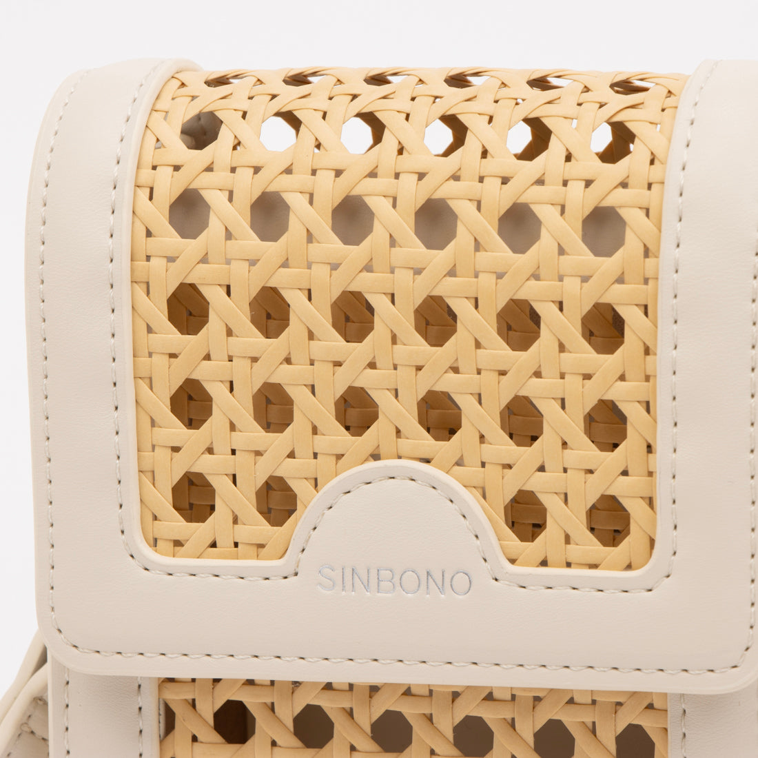 シンボノ SINBONO Vera Crossbody Wallet Phone Bag - Ivory （ホワイト） ホワイト