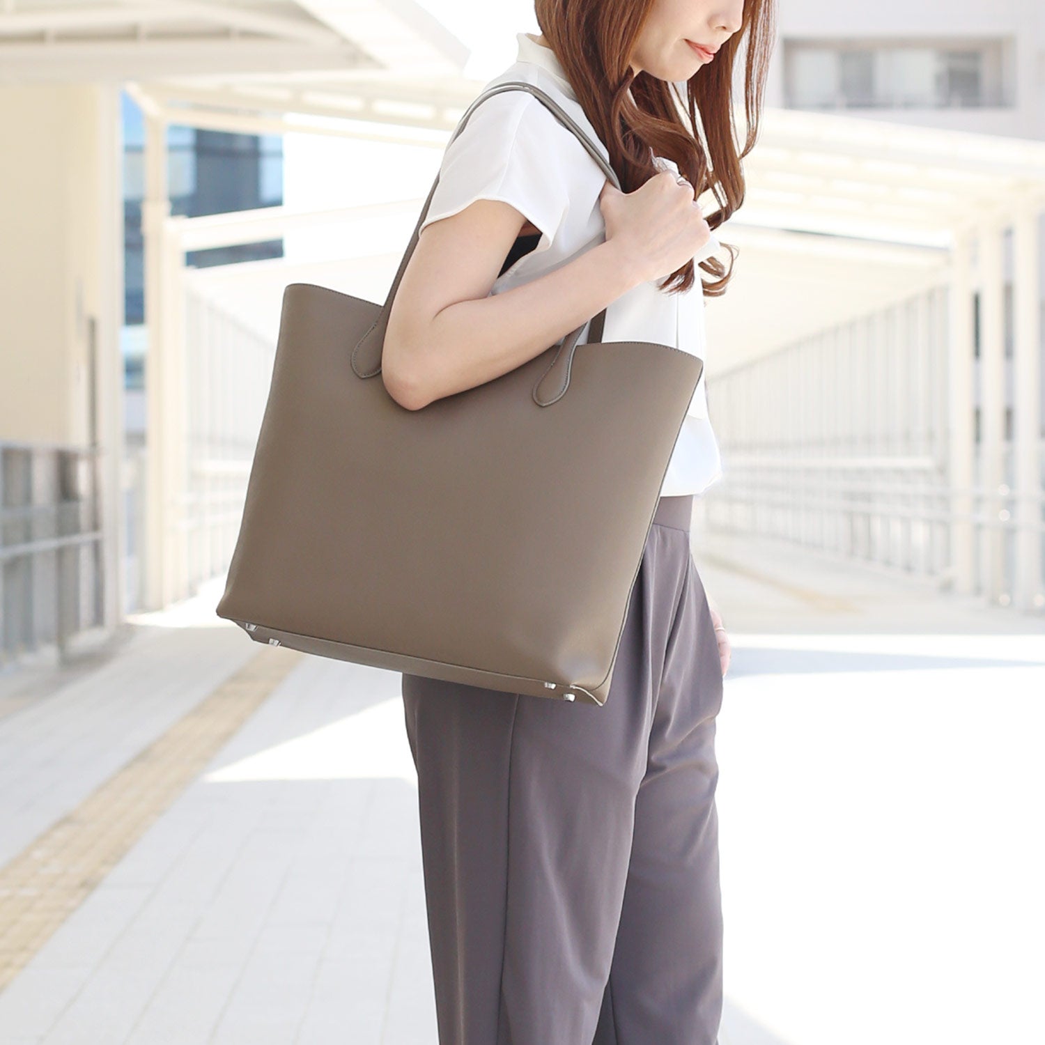 アレンヌ HALEINE [HALEINE] 本革レザービジネスバッグA4 （トープ） トープ