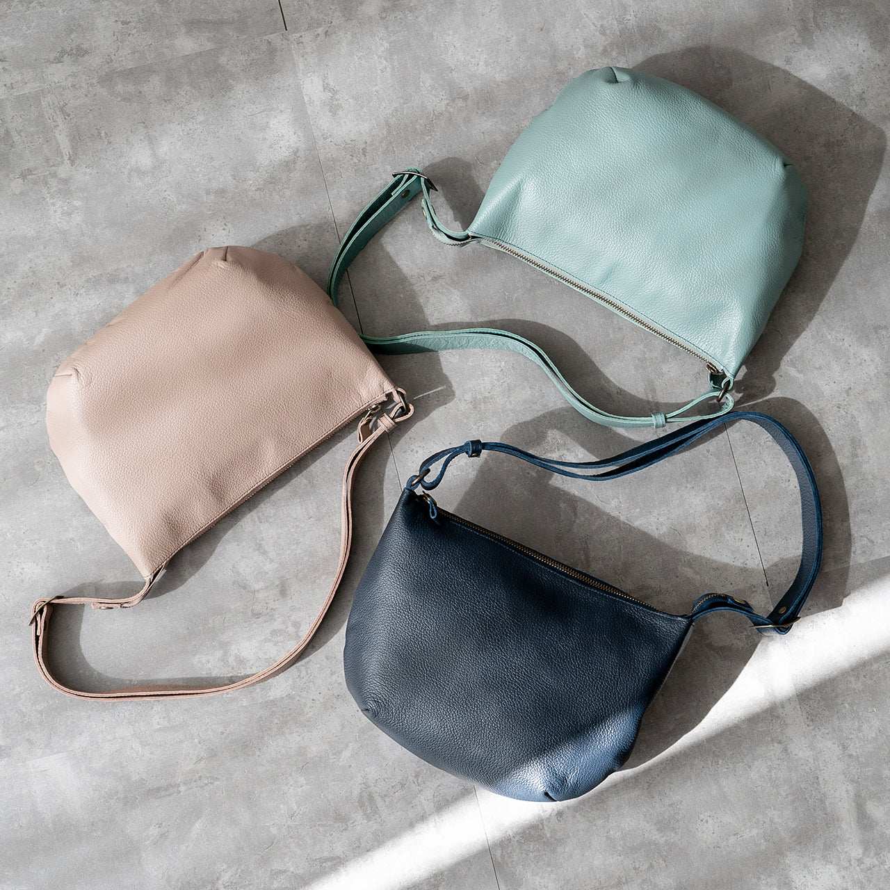 6633 バックセット 合皮 螺鈿入り 未使用品 サービス品 Jamale [Jamale] Waterproof Leather Shoulder Bag Made in Japan