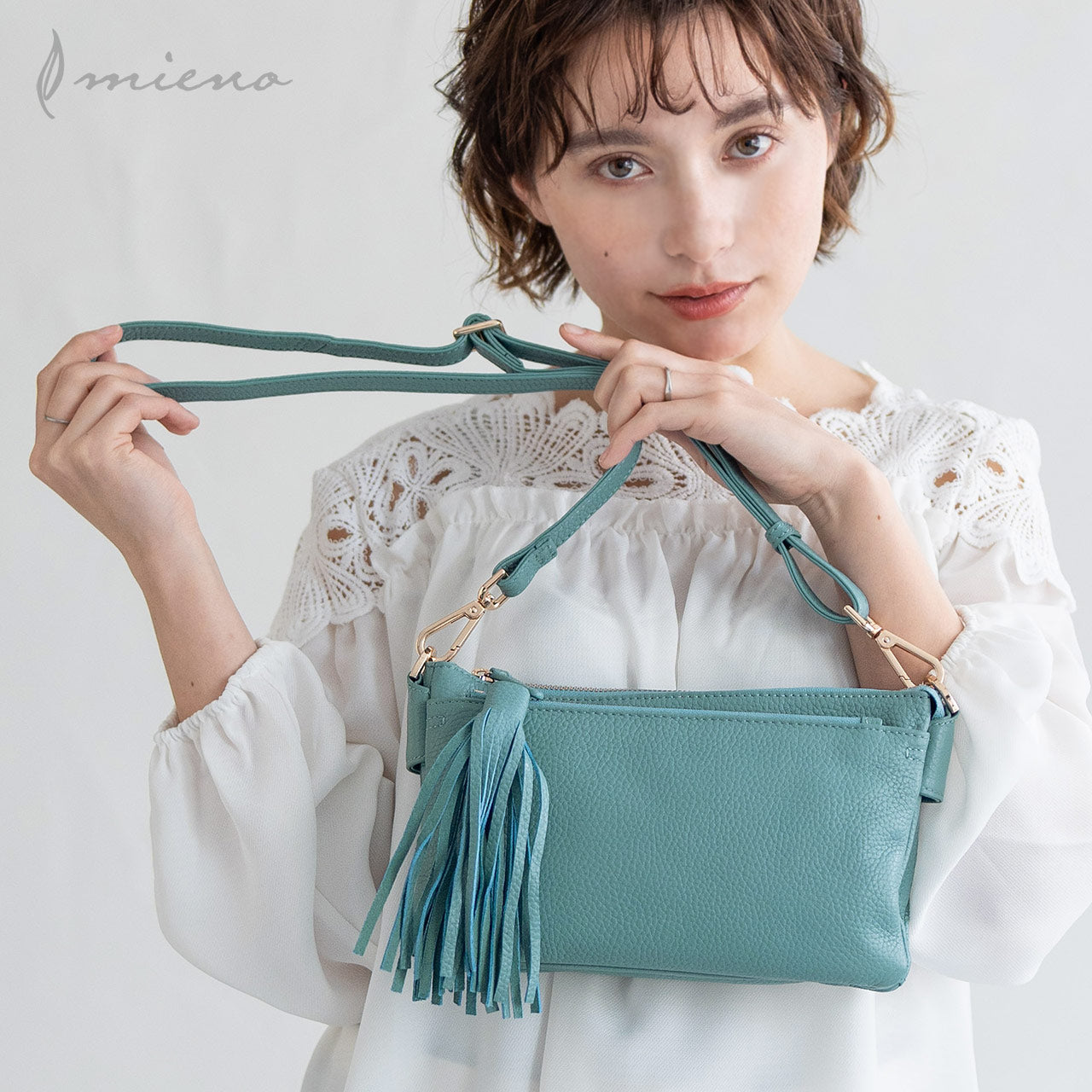 ミアボルサ Mia Borsa タッセル付き 2WAY レザー ショルダーバッグ
