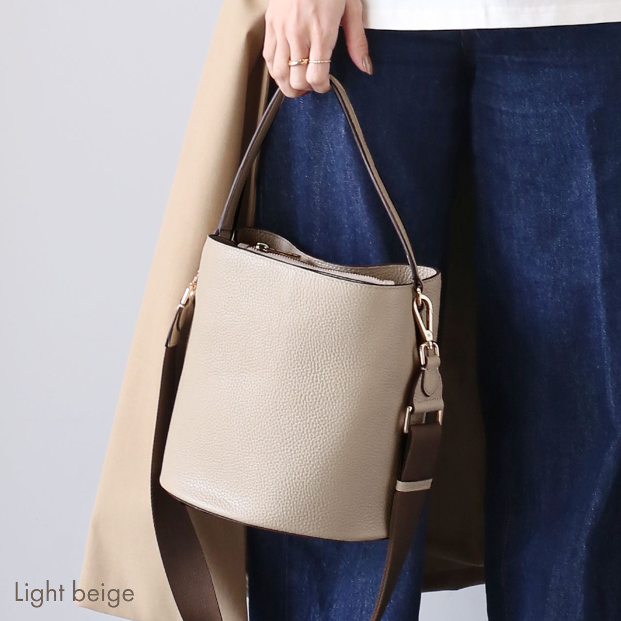 ミエノ mieno [mieno]本革レザーハンドバッグショルダーベルト付き （トープ） トープ