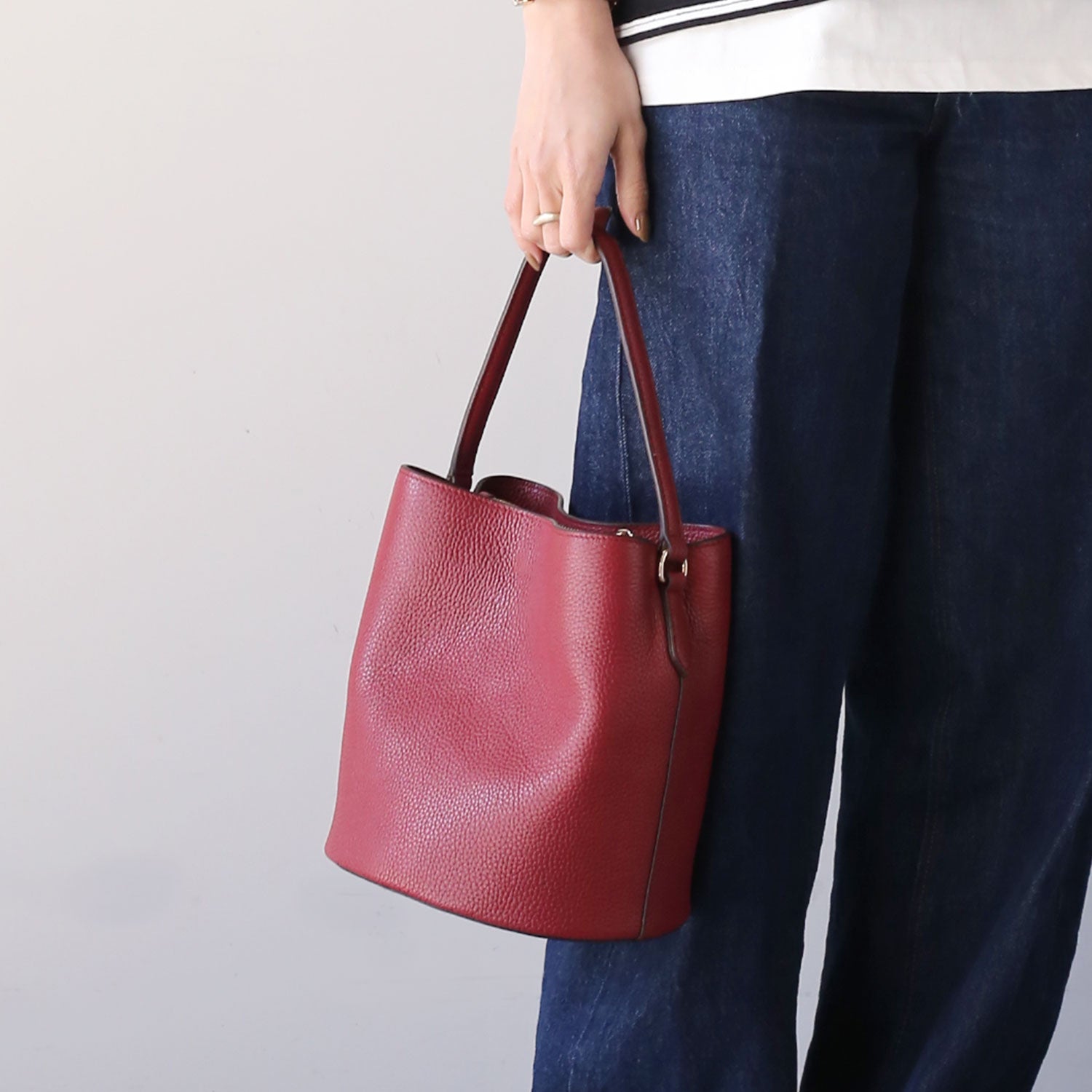 ミエノ mieno [mieno]本革レザーハンドバッグショルダーベルト付き （ダークレッド） ダークレッド