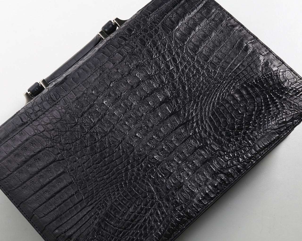 サンキョウショウカイ 三京商会 カイマン牛革 型押し 鍵付き メンズ ビジネスバッグ （ブラック） ブラック
