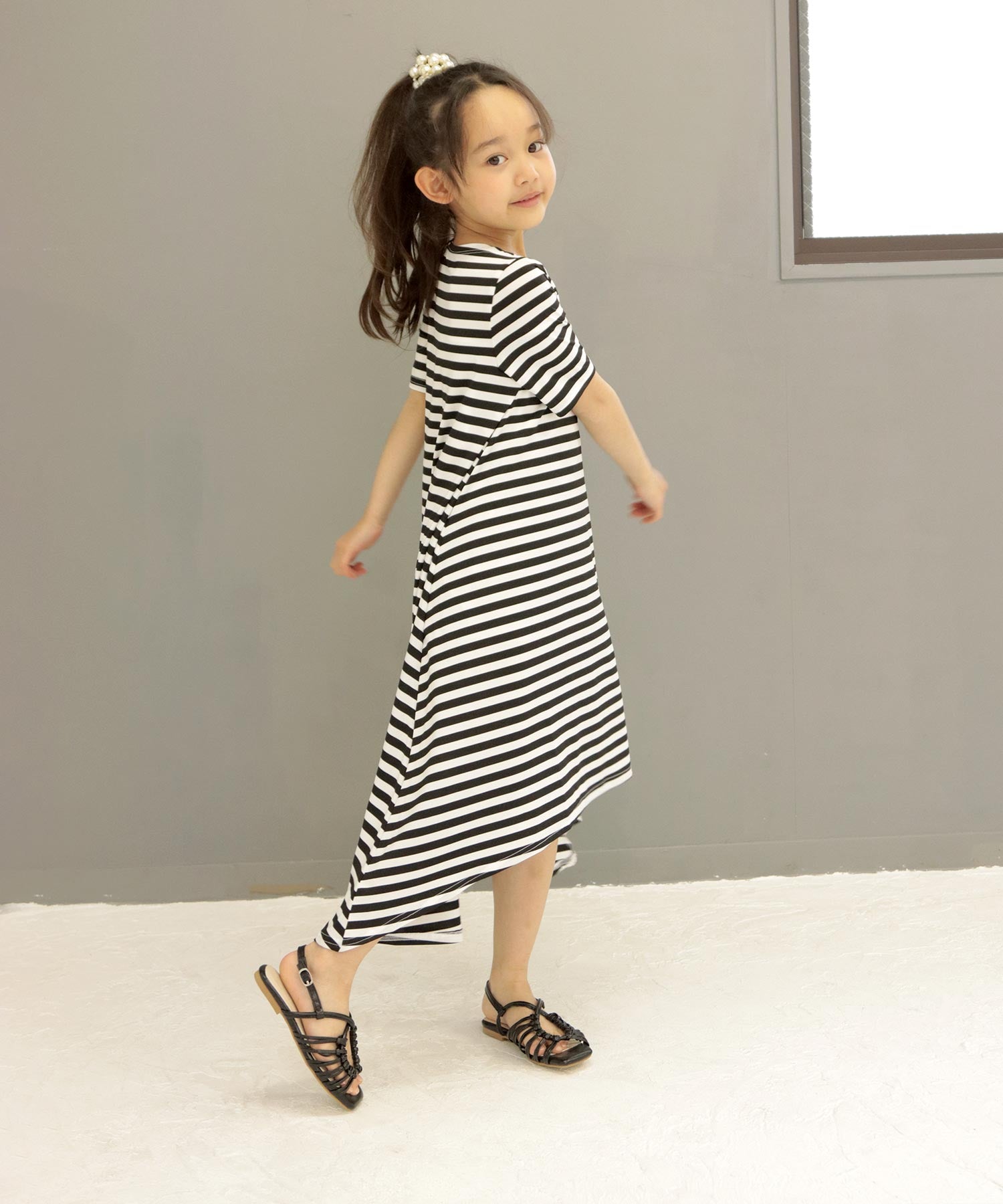ソロット SOROTTO 【ママとお揃い】メニ?ストラップのノットデザインスクエアトゥサンダル（KIDS) （ブラック） ブラック