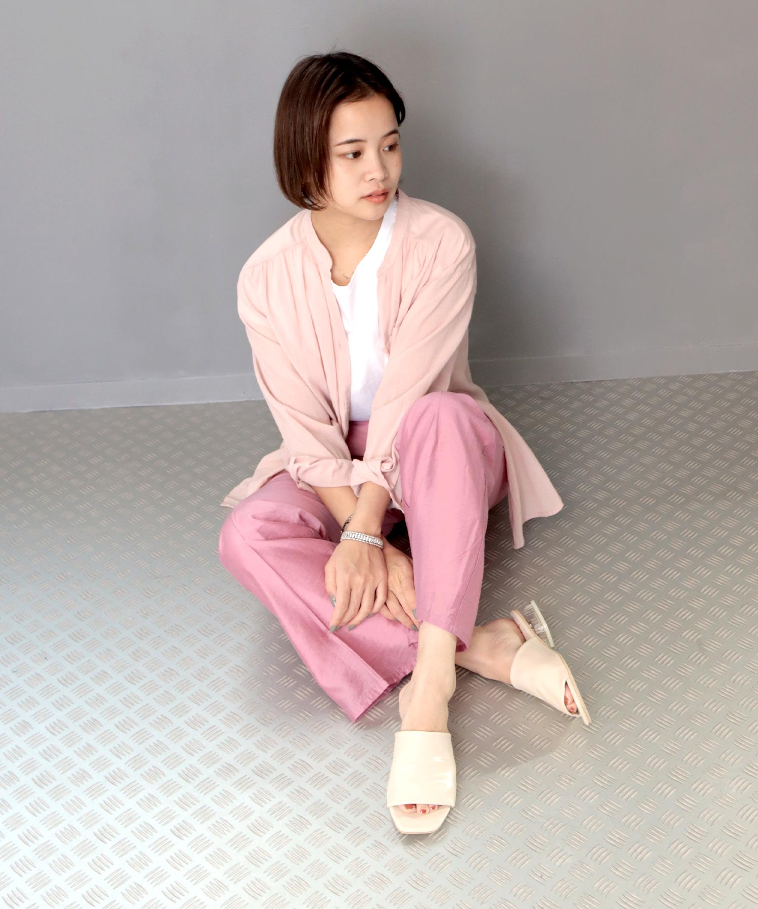 ソロット SOROTTO ソフトフェイクレザーのスクエアトゥミュール (LADYS) （アイボリー） アイボリー