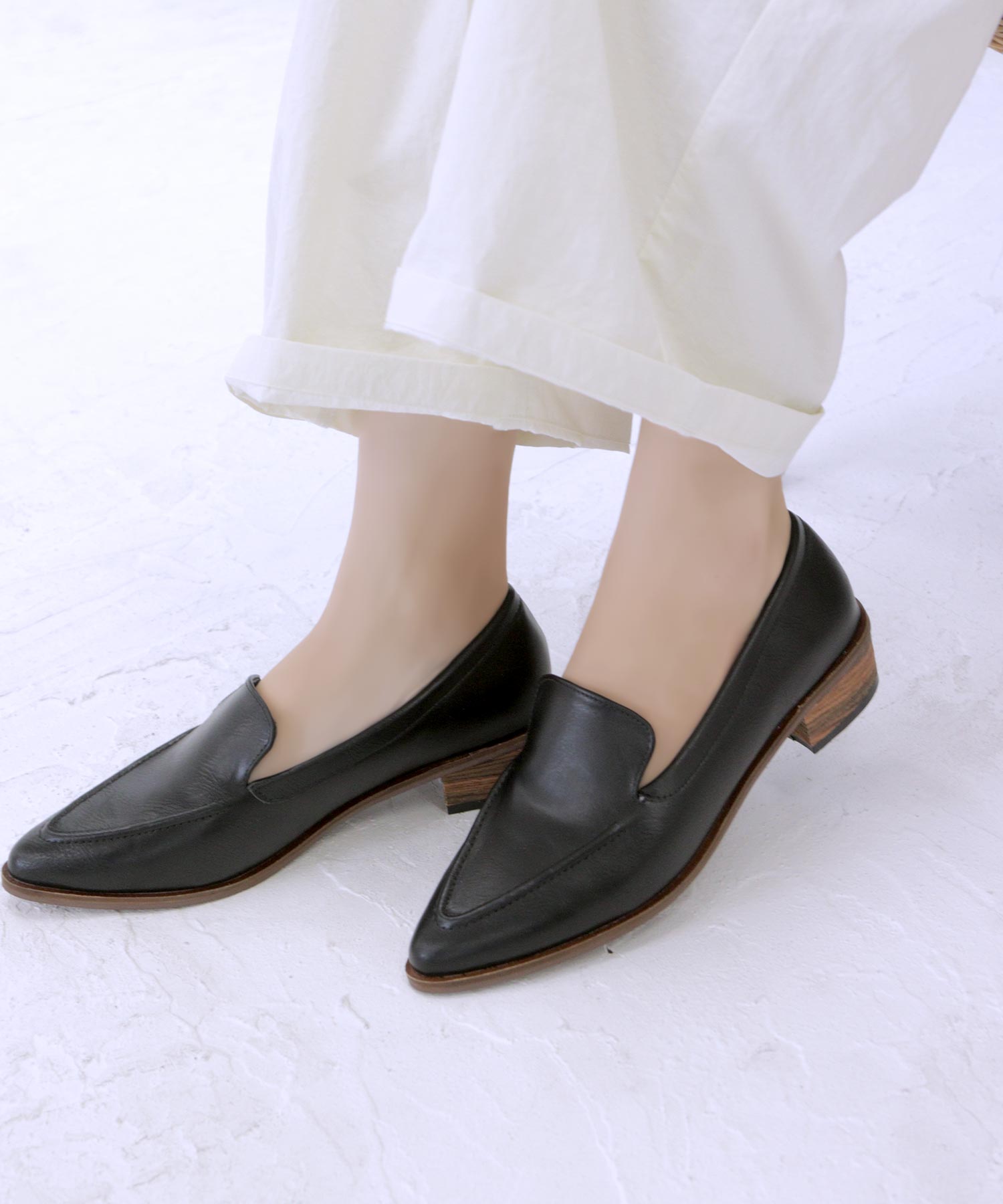 ソロット SOROTTO ウッドヒールのローファーパンプス
