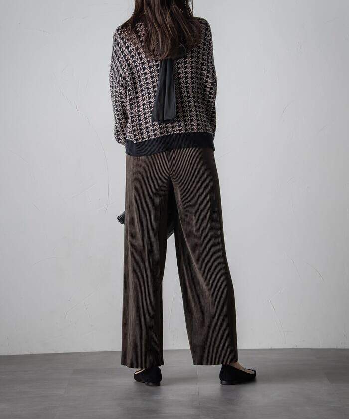 Socolla 【socolla】 Suede Touch Pleated Straight Pants