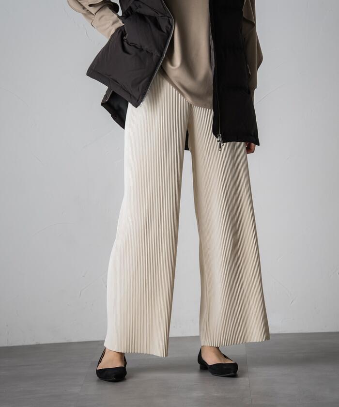 Socolla 【socolla】 Suede Touch Pleated Straight Pants