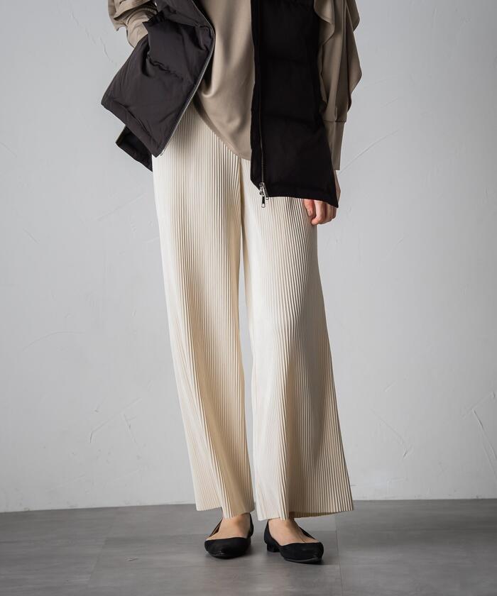 Socolla 【socolla】 Suede Touch Pleated Straight Pants