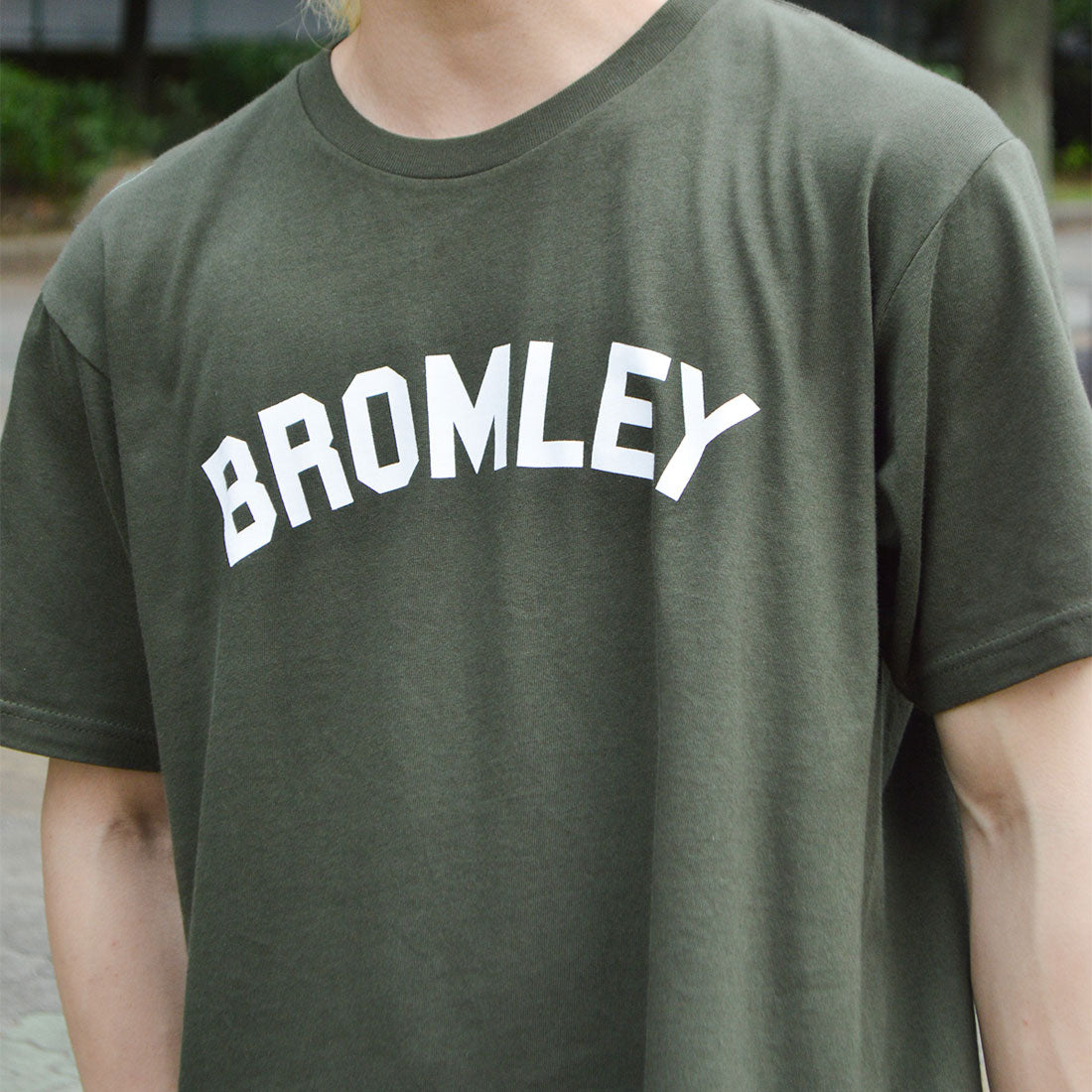 Spiritoso BROMLEY Logo Simple Lettering T-Shirt