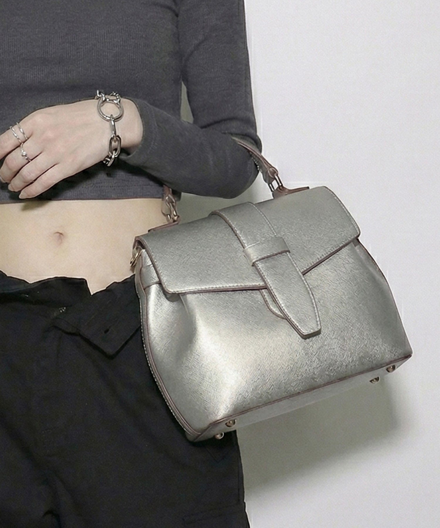 スタイロ styiro ベルトフラップ 2WAYショルダーハンドバッグ （シルバー） シルバー