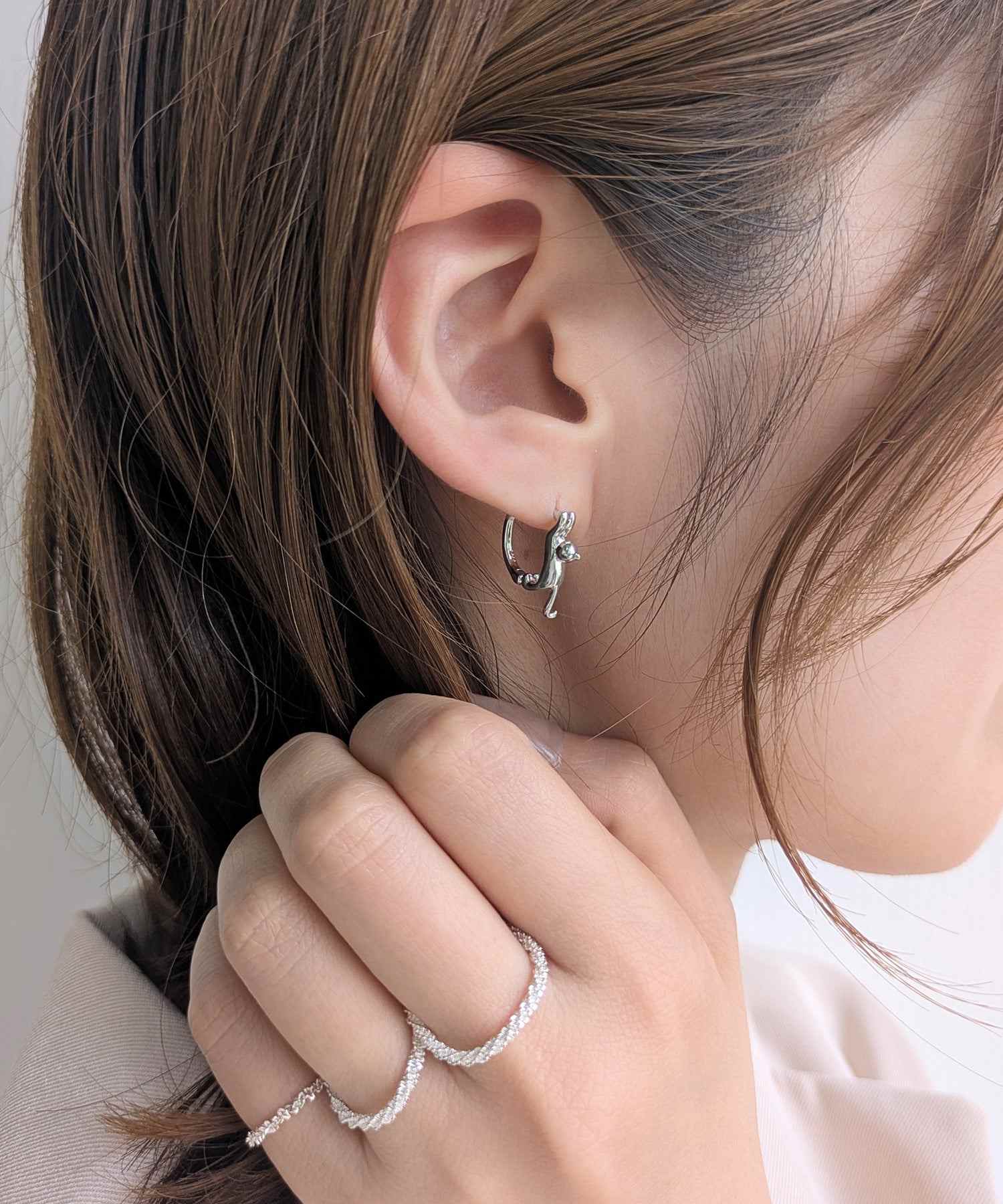 スタイロ styiro ニッケルフリー 猫メタルフープピアス （シルバー） シルバー