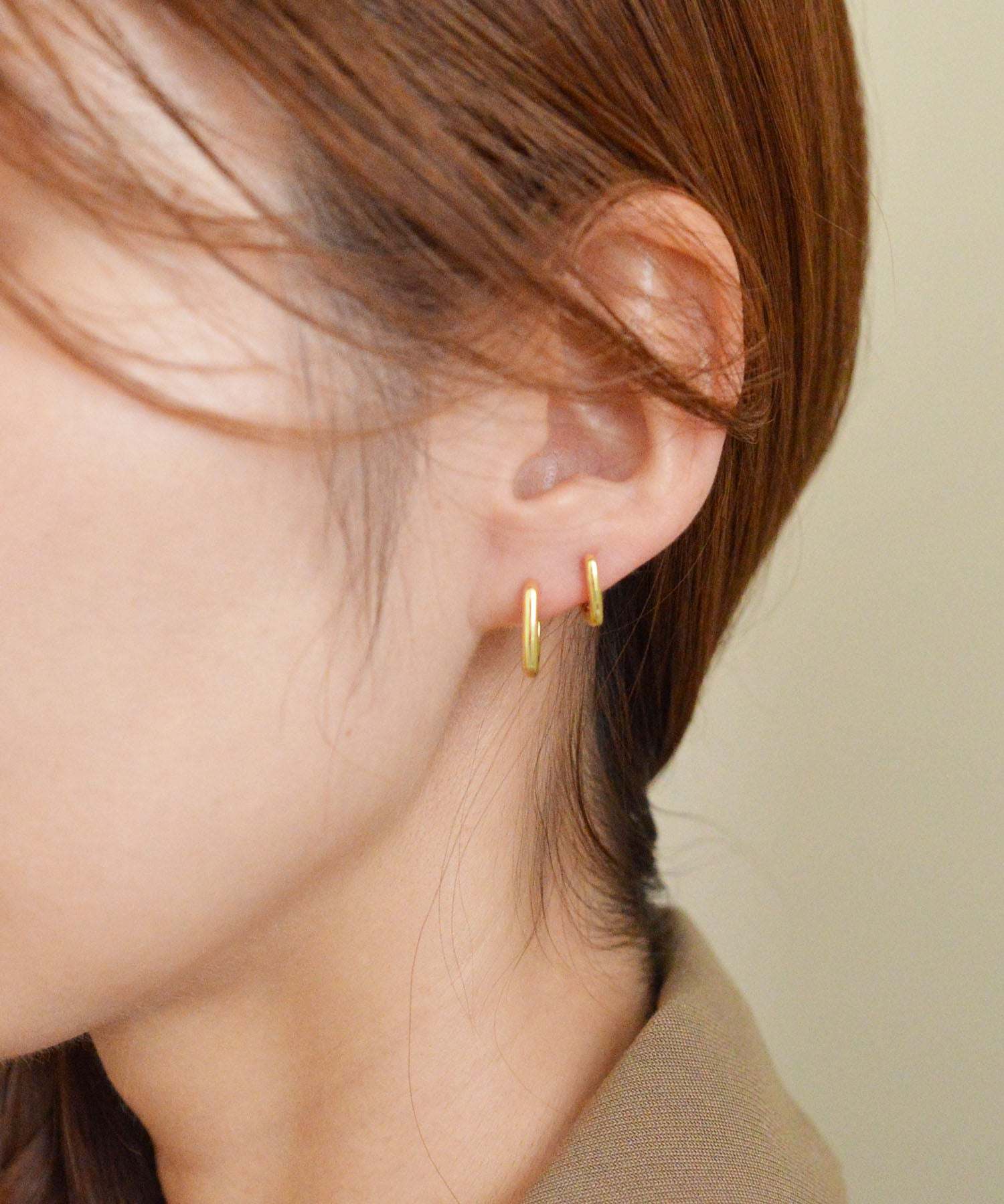 スタイロ styiro ニッケルフリー スクエアフープピアス （シルバー1） シルバー1