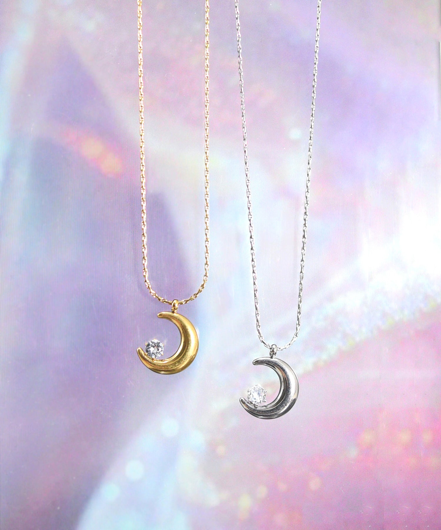 スタイロ styiro 汗や水に強く変色しにくい♪ 金属アレルギー対応 ビジューメタルムーンネックレス / ステンレス （ゴールド） ゴールド