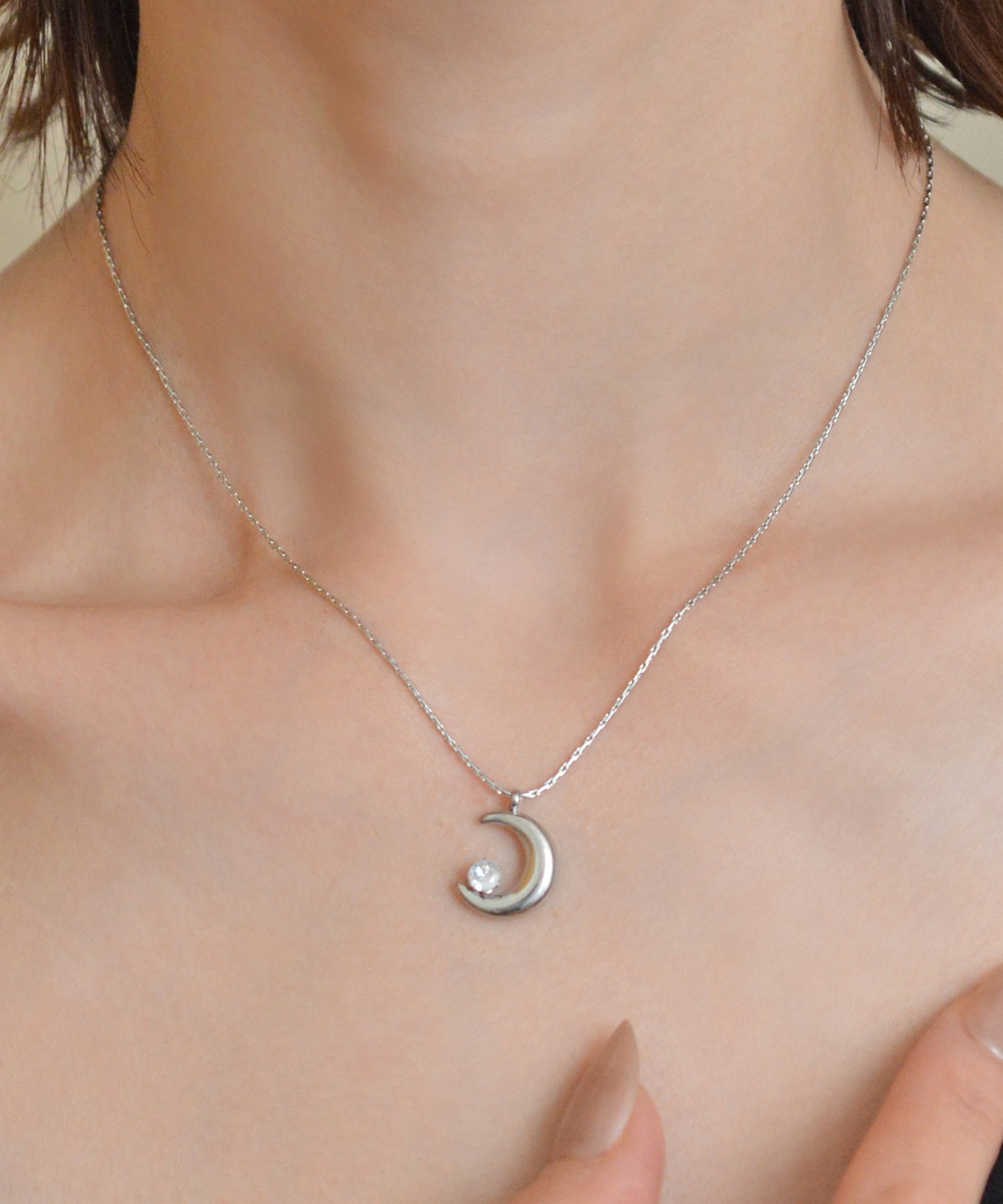 スタイロ styiro 汗や水に強く変色しにくい♪ 金属アレルギー対応 ビジューメタルムーンネックレス / ステンレス （シルバー） シルバー