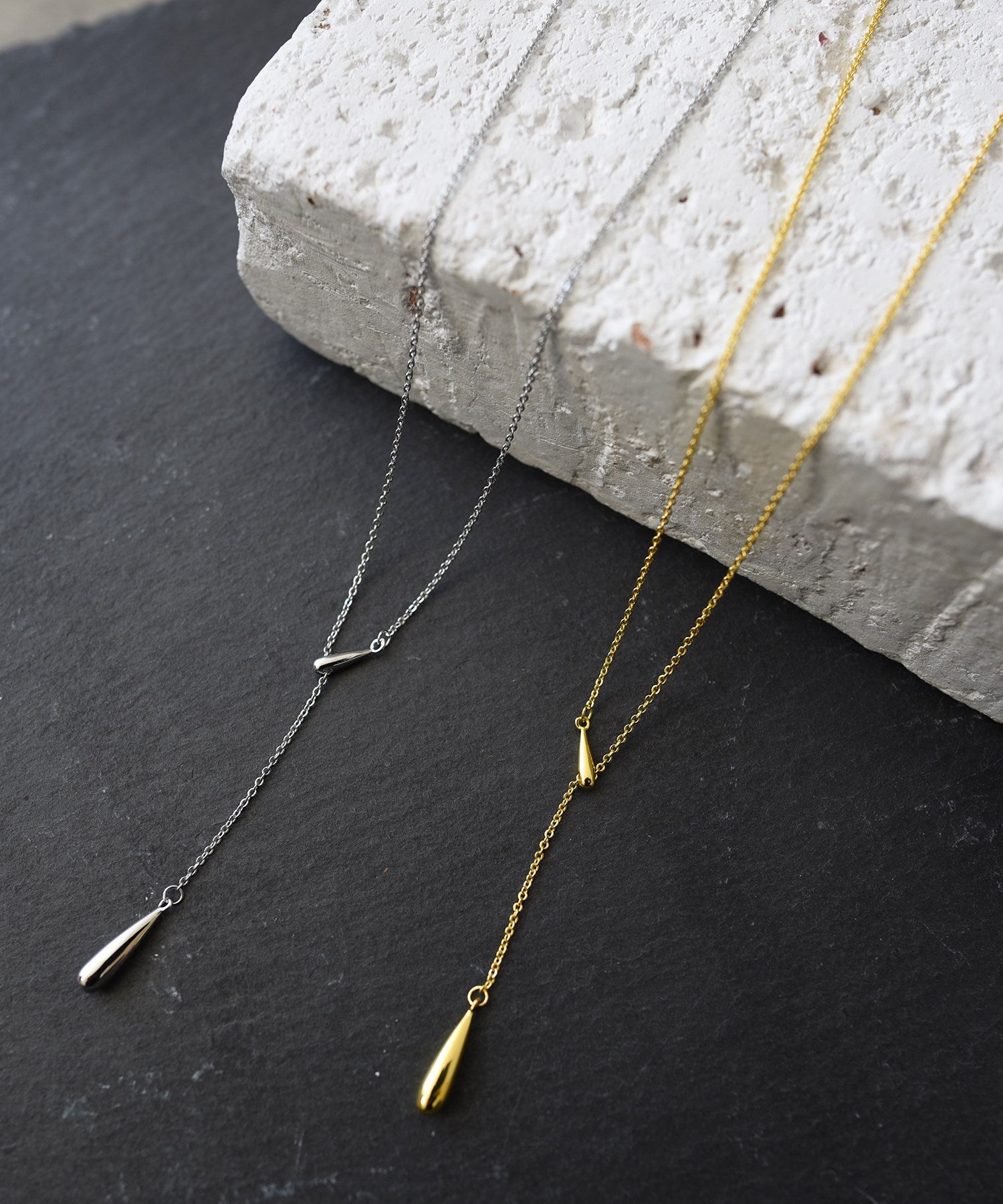 スタイロ styiro ニッケルフリー ドロップチャーム ラリエットネックレス （シルバー） シルバー