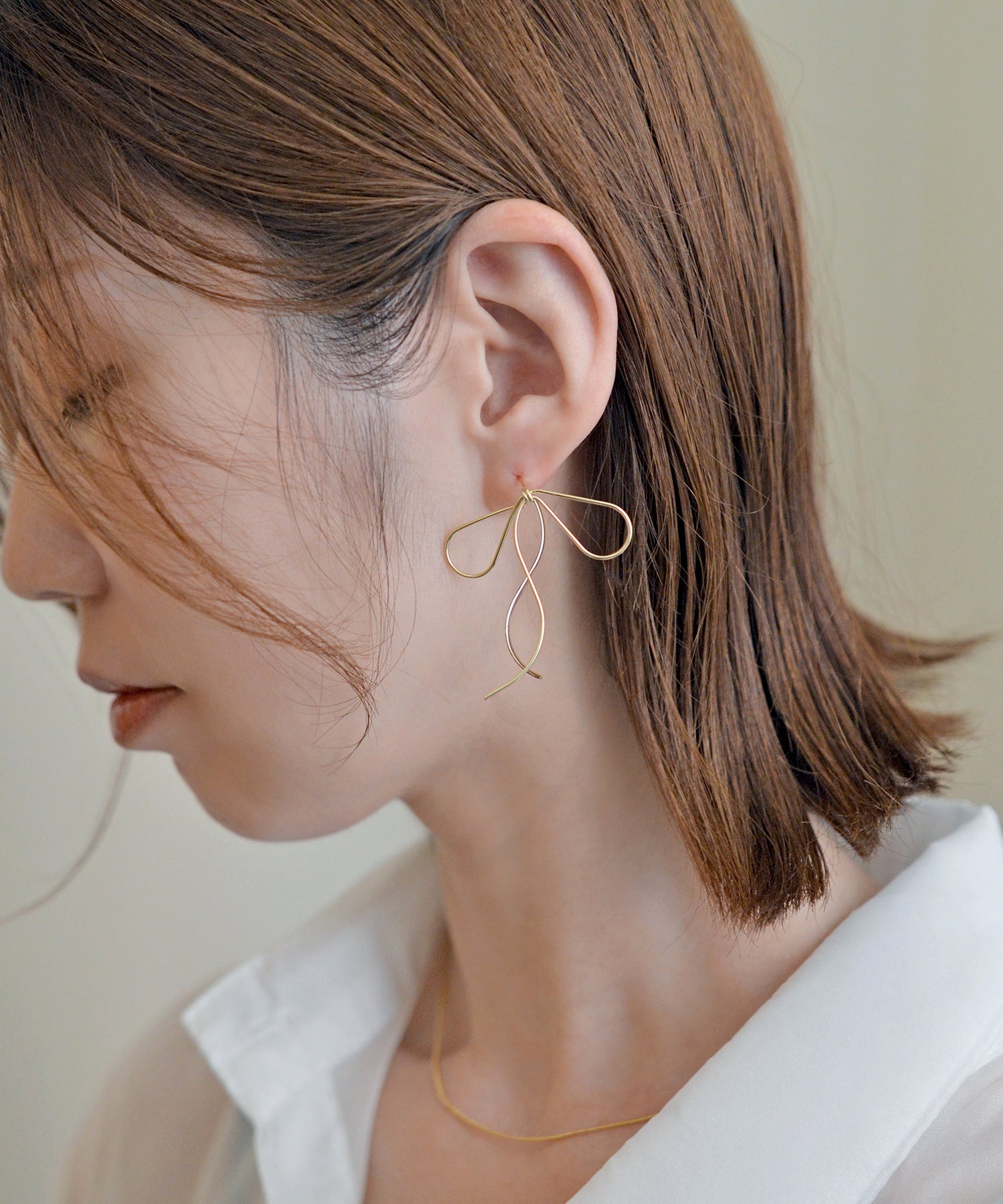 スタイロ styiro ニッケルフリー ワイヤーリボンピアス （ゴールド） ゴールド