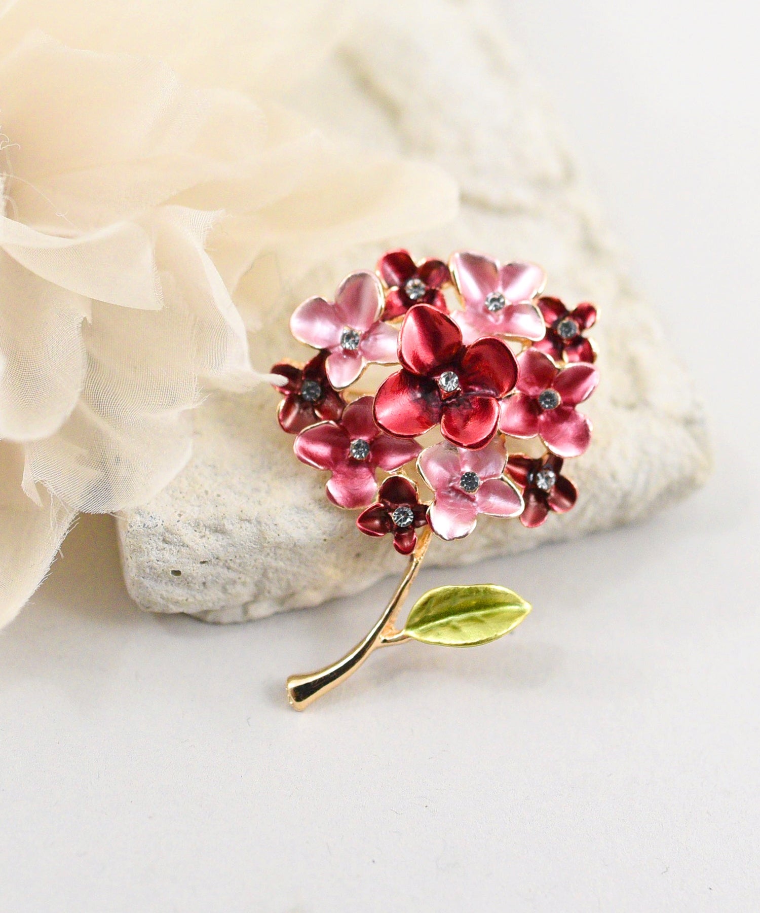 スタイロ styiro あじさいブローチ （レッド） レッド