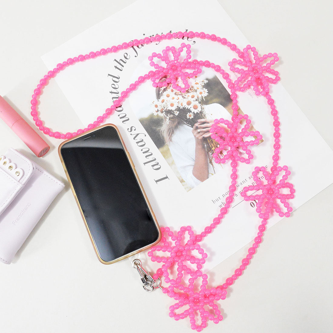 スタイロ styiro お花ビーズスマホショルダーストラップ