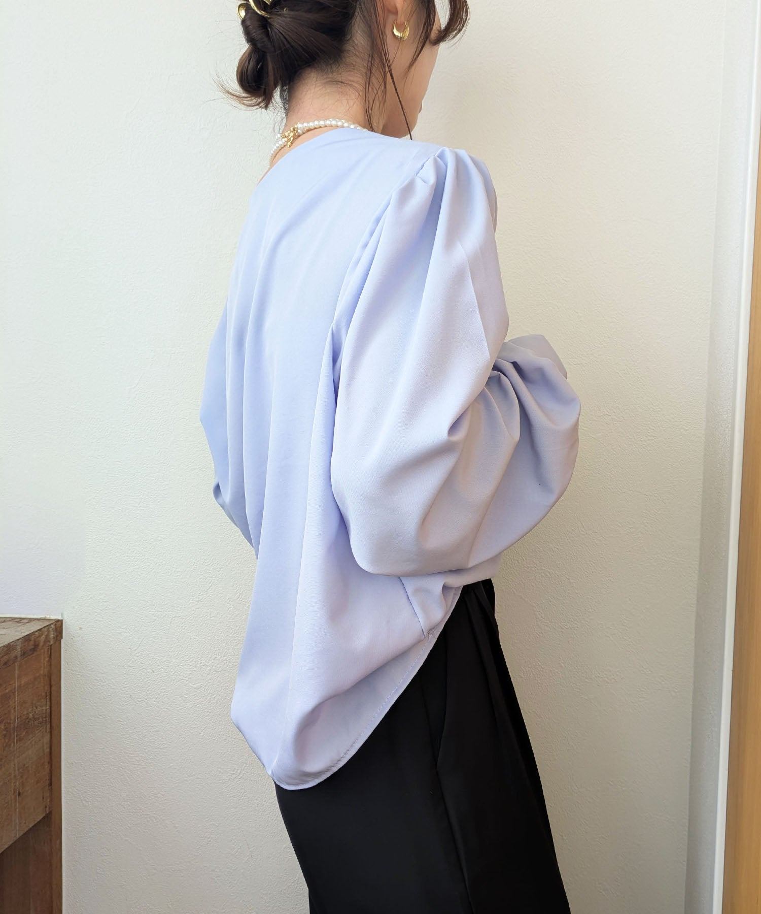 スタイロ styiro ボリューム袖ラウンドネックパフスリーブシャツ （ブルー） ブルー