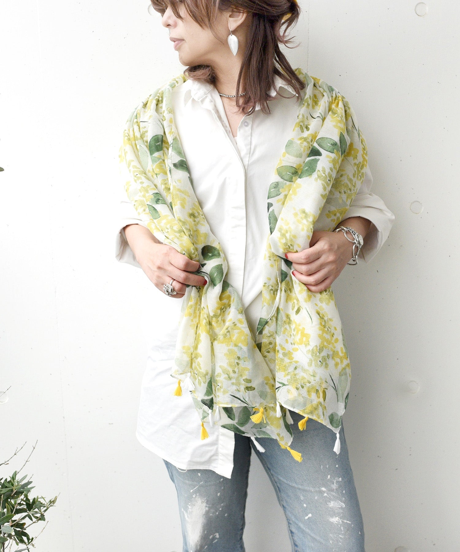 スタイロ styiro 春夏のUV対策に。タッセル付き 柄ストール （グリーン＆イエロー） グリーン＆イエロー