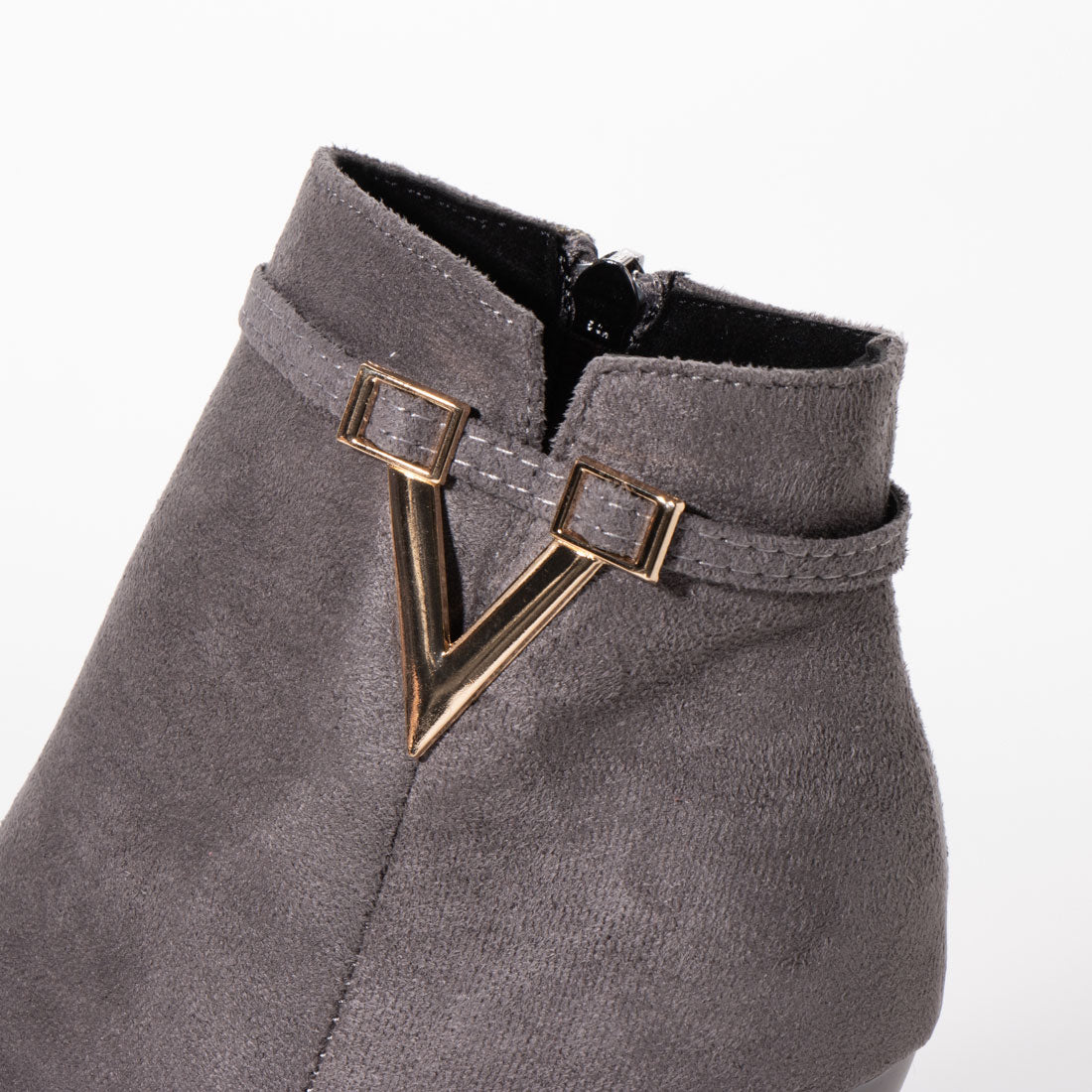 STYLEBLOCK V-cut side zipper pin heel short boots