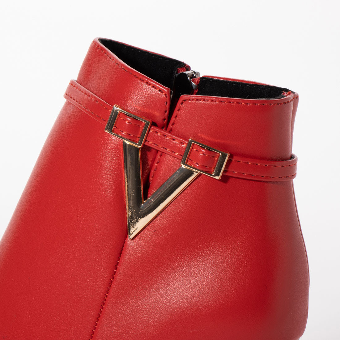STYLEBLOCK V-cut side zipper pin heel short boots