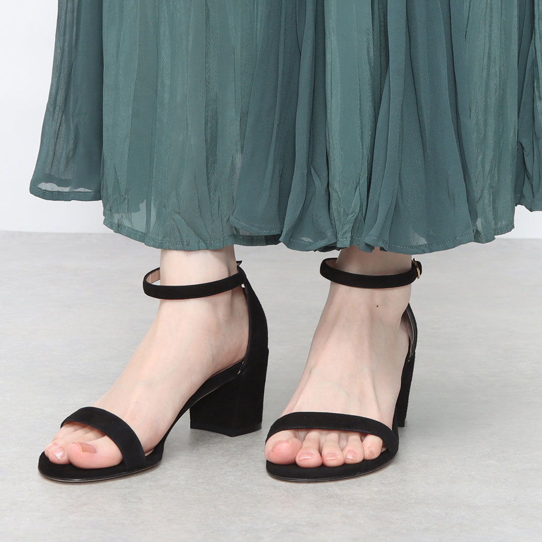 スチュアート ワイツマン STUART WEITZMAN SIMPLE スエードサンダル