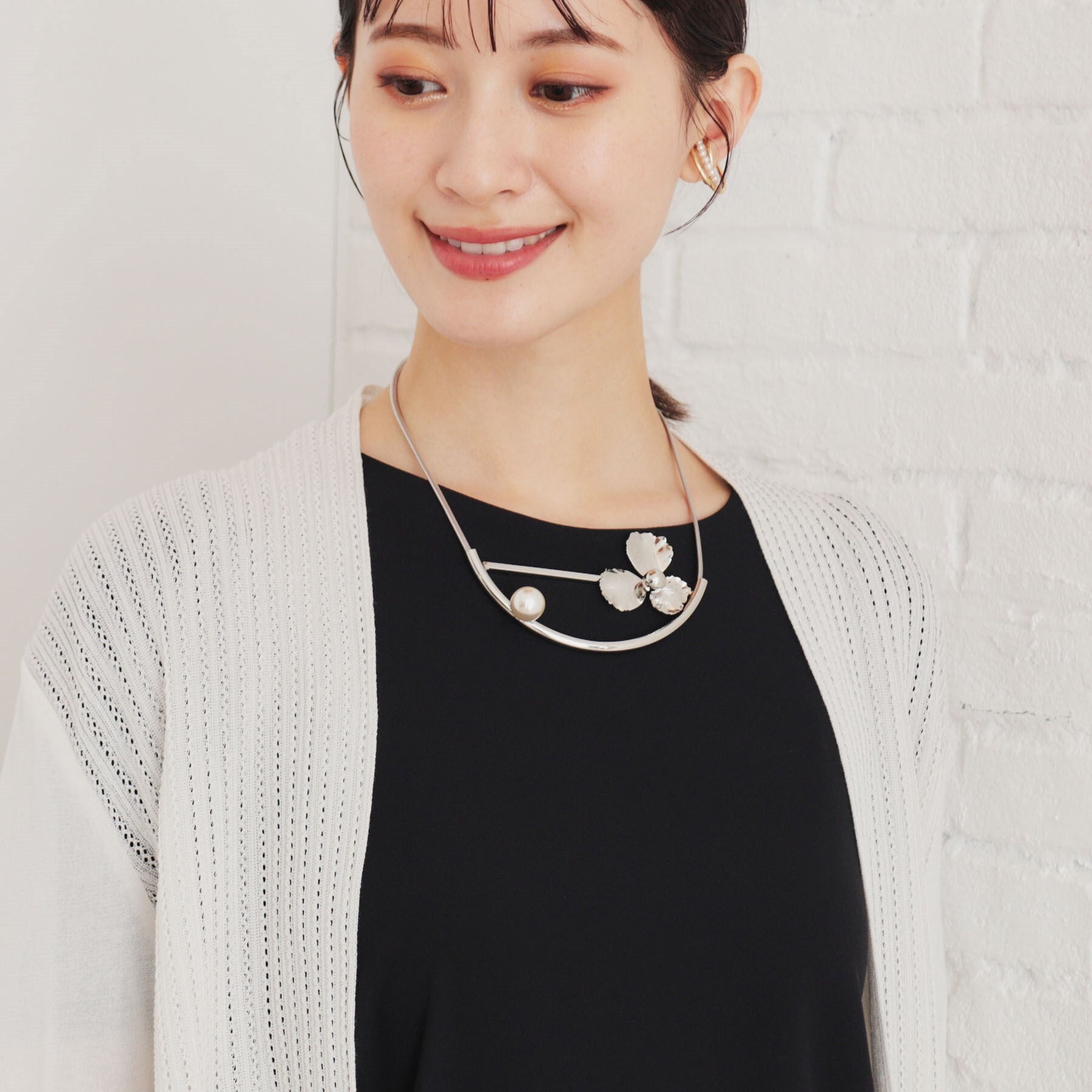 SunaUna 【Motive / Pearl-like】 Metal Choker