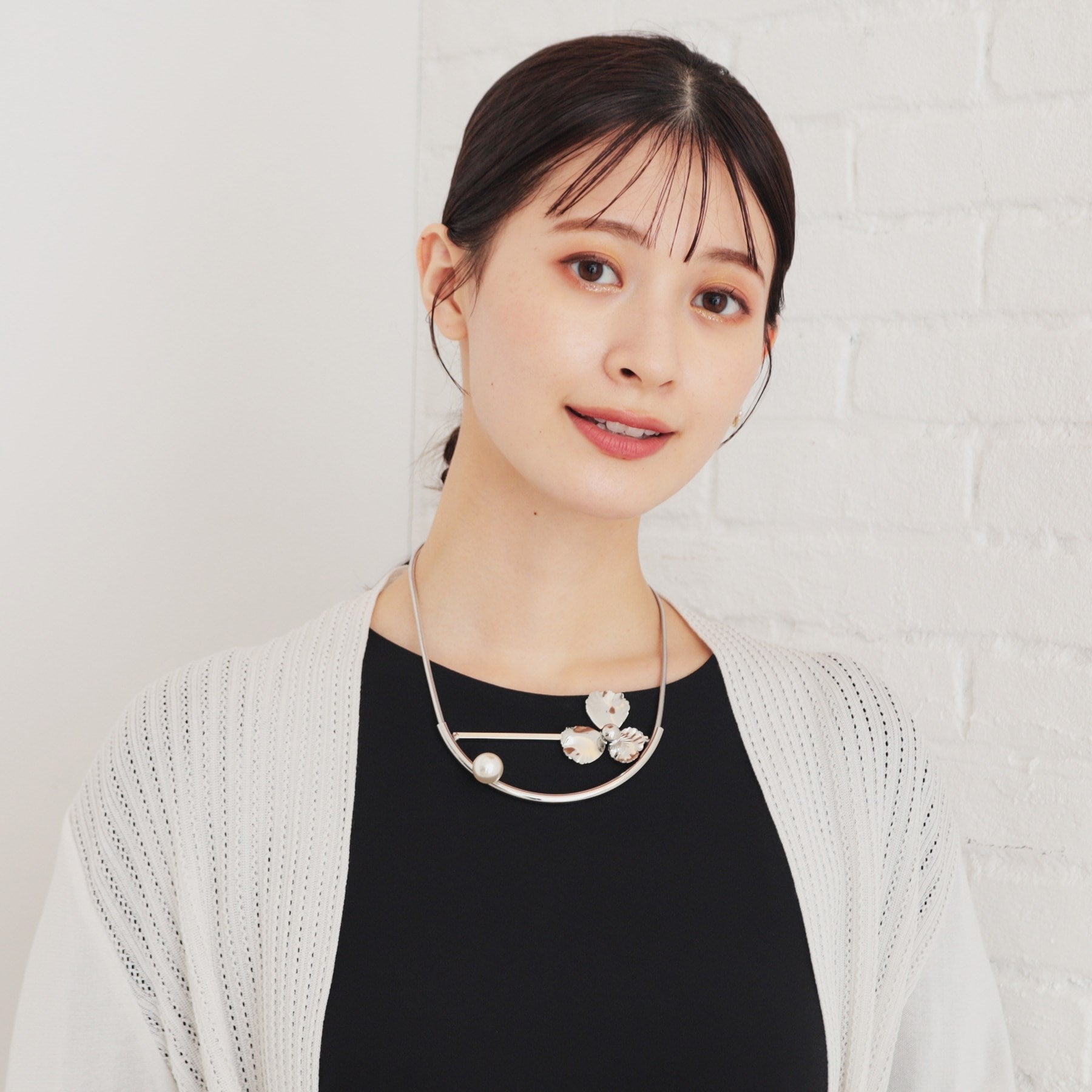SunaUna 【Motive / Pearl-like】 Metal Choker
