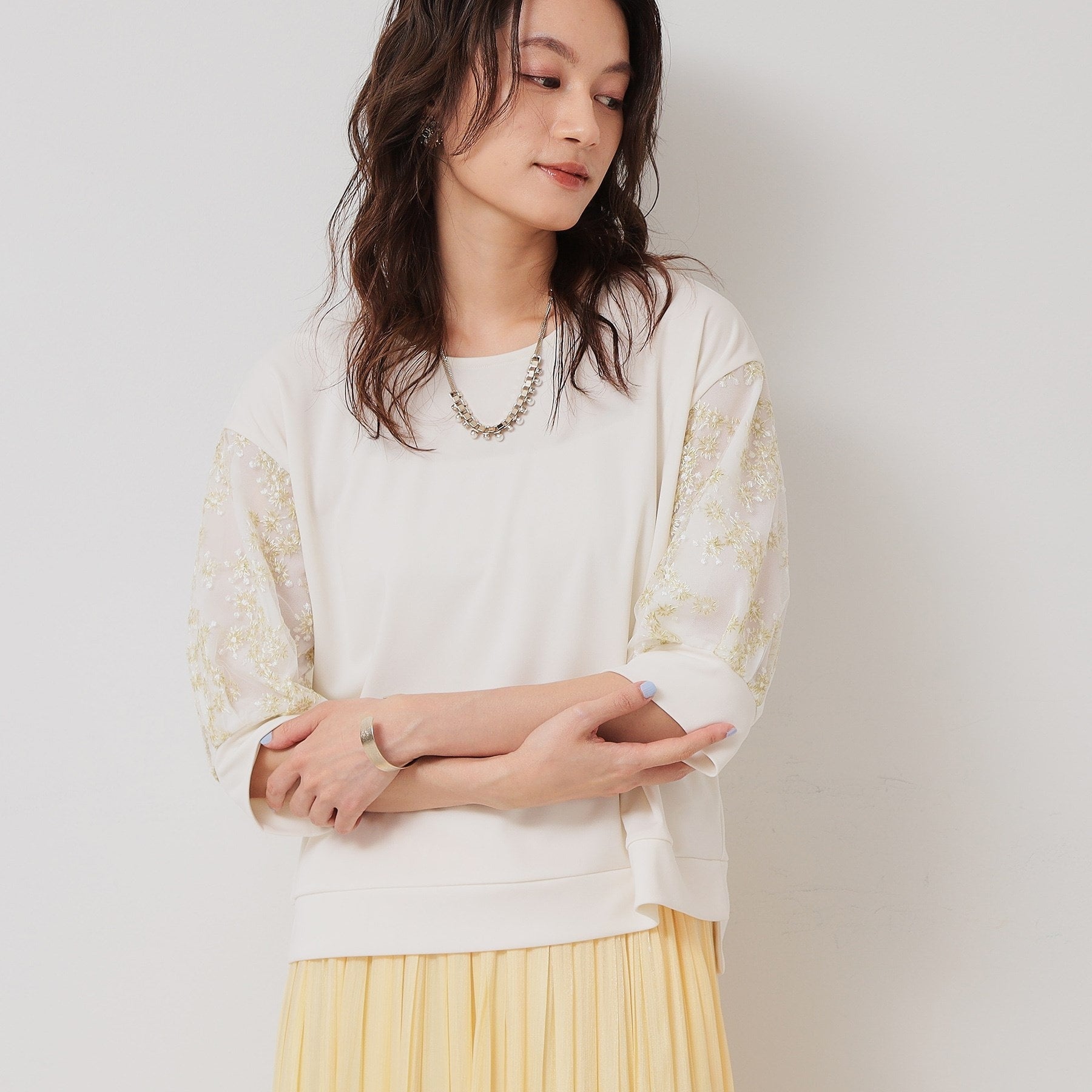 スーナウーナ SunaUna 【チュール刺繍／1枚でキマる】華やかプルオーバー （オフホワイト(003)） オフホワイト(003)