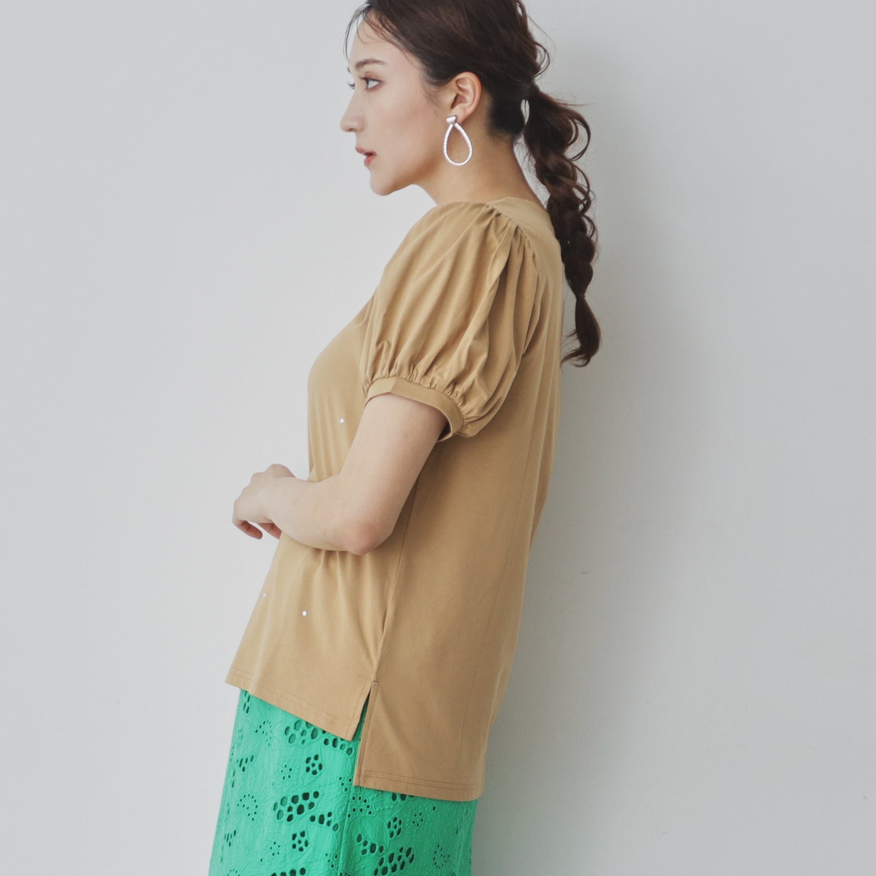 スーナウーナ SunaUna 【シャイニー／ホットフィックス】ボリューム袖カットソー