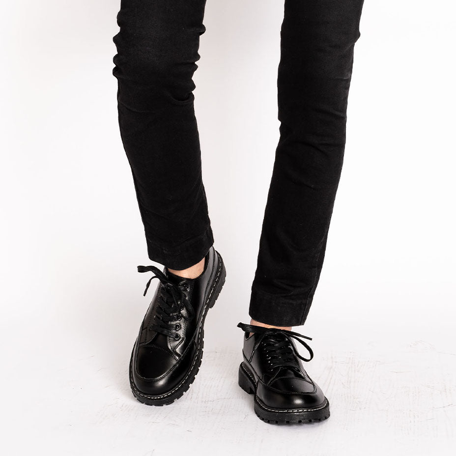 SVEC Chunky Sole U-Tip Lace-Up Sneakers