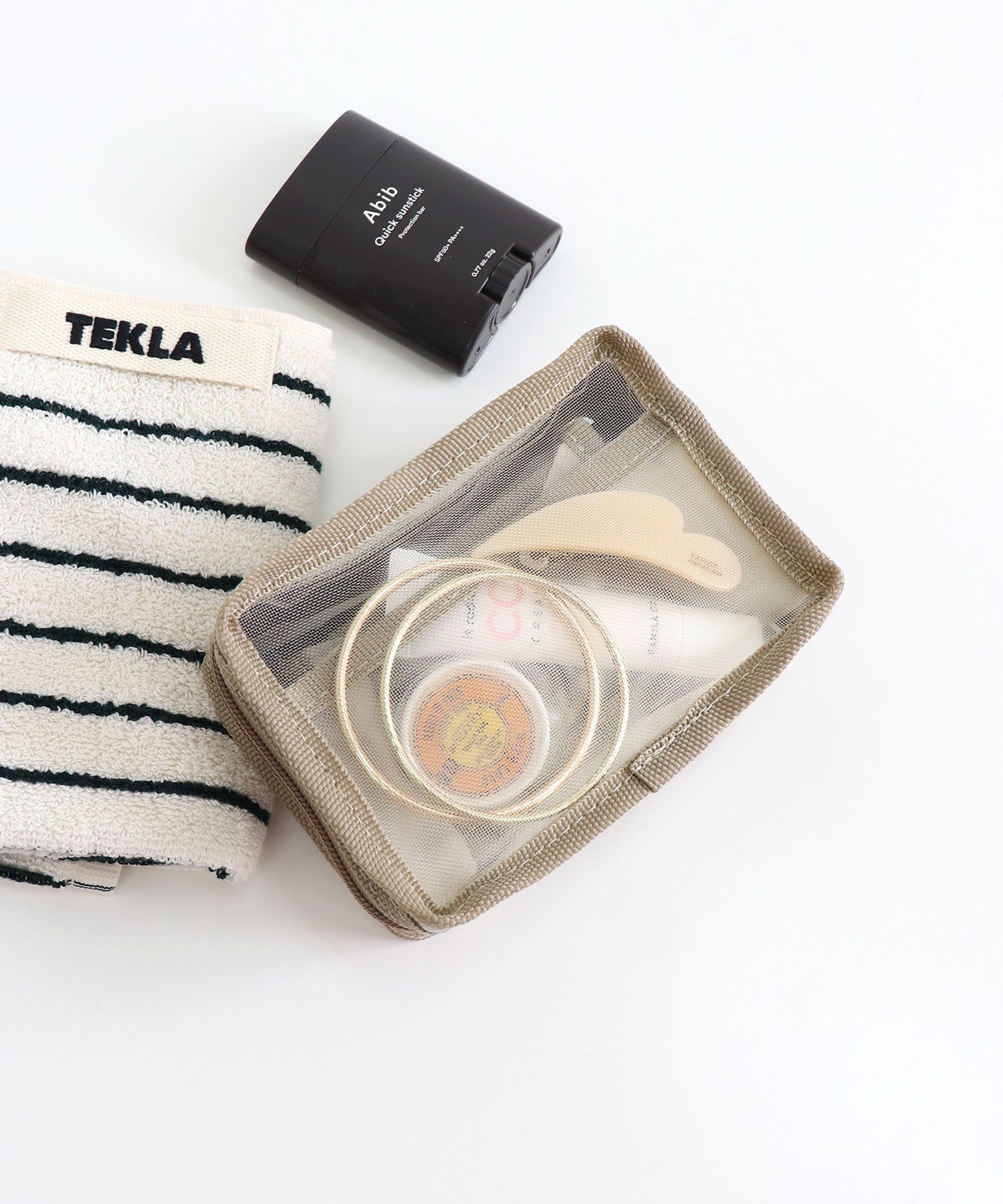 トライシル Trysil 【軽量/収納力/プレゼント】メッシュスクエアポーチ （グレージュ） グレージュ