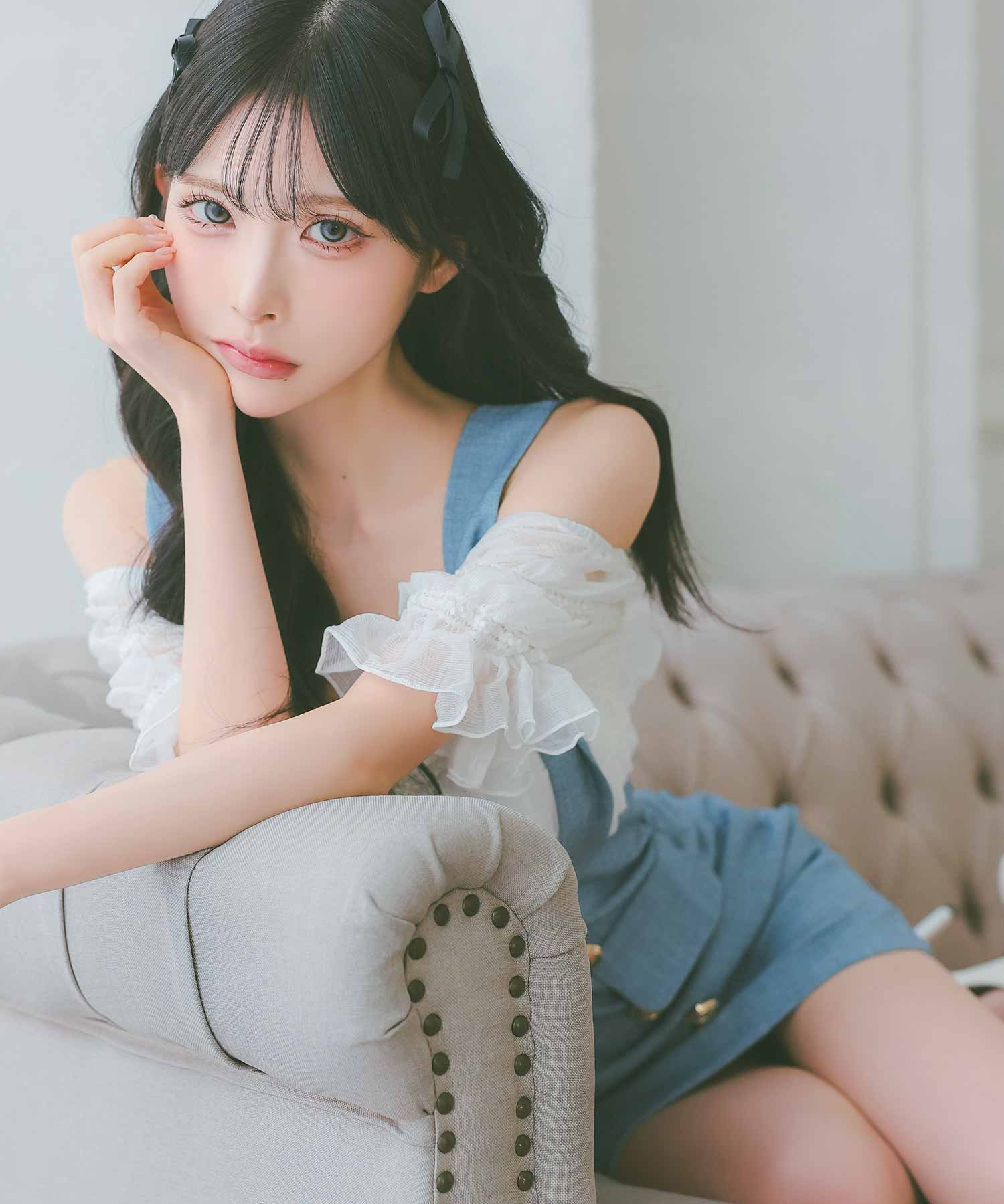 ティカ Tika 肩あきギャザーサロペット風ガーリースタイルタイトミニドレス 韓国 ワンピース （ホワイト×ブルー） ホワイト×ブルー