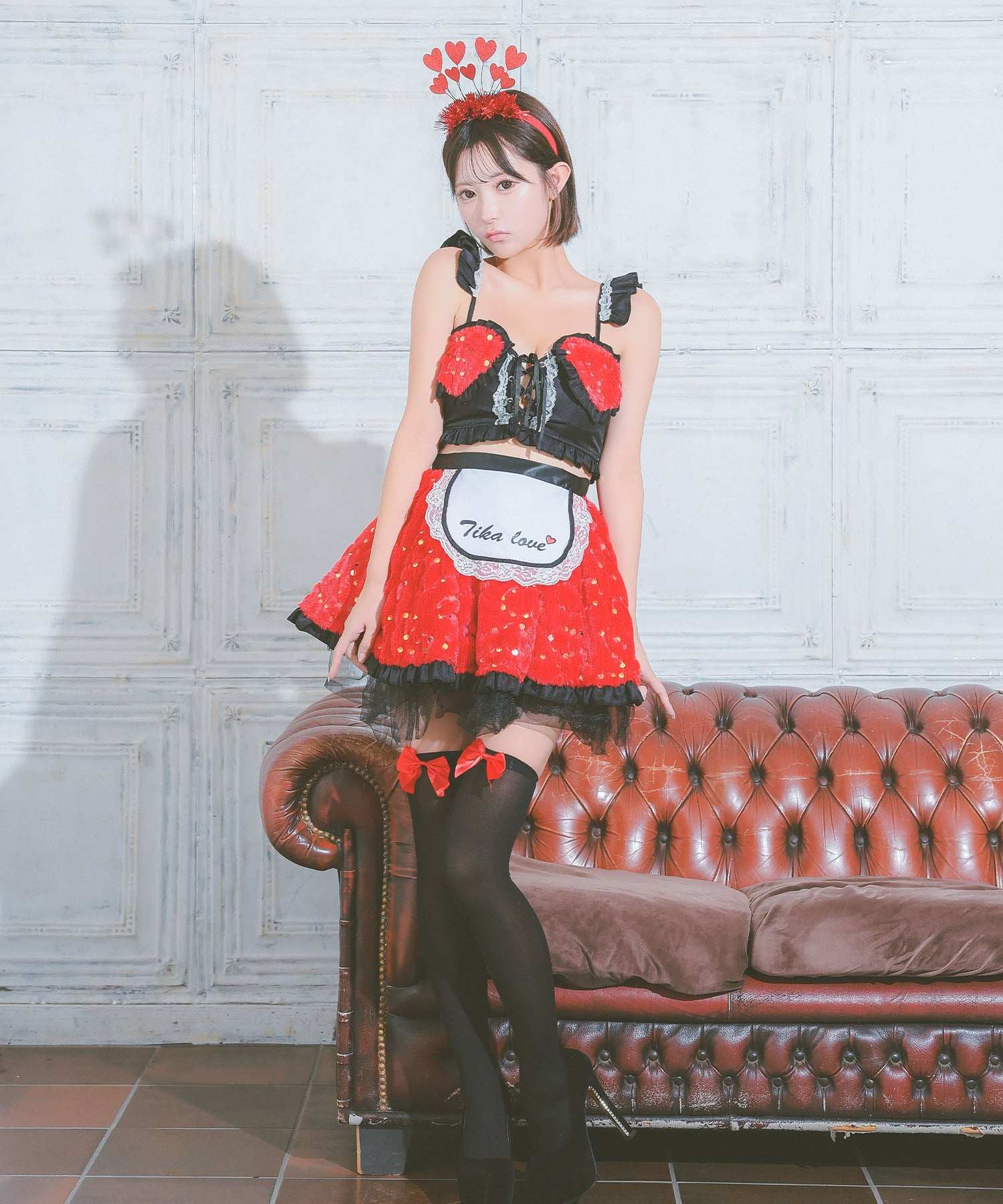 ティカ Tika ハロウィン  コスプレキラキラスパンコール付きもこもこレースアップへそ出し個性フレアスカートセクシーメイド [4点セット] 【返品不可商品】