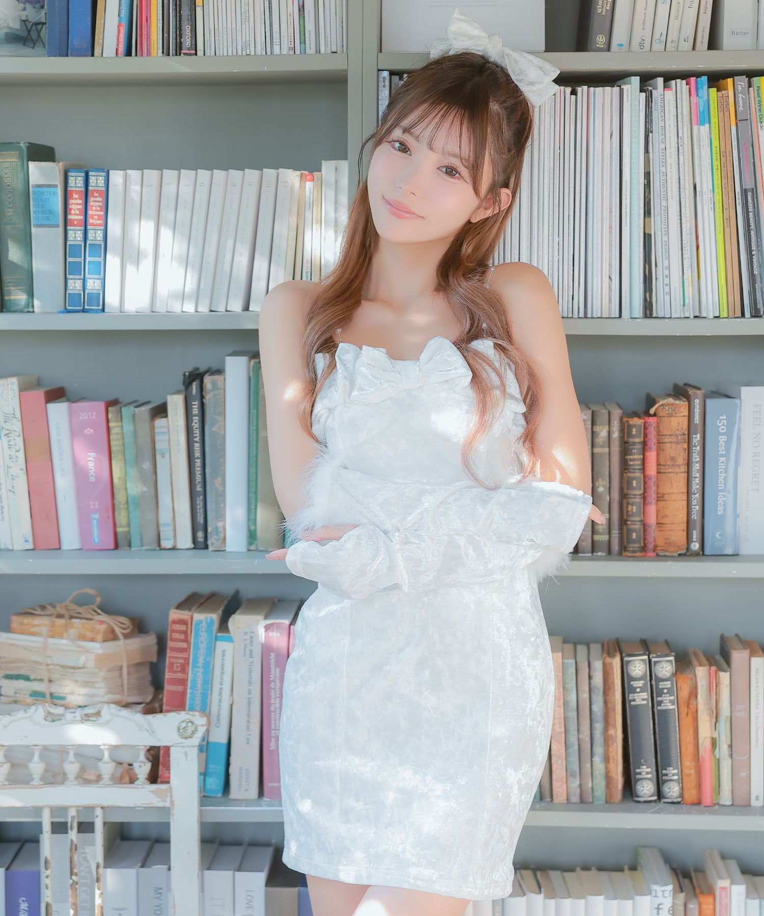 ティカ Tika サンタコス 4点set パールキャミデコルテリボンオフショルガーリーツインタイトベロアサンタコスプレドレス [ストラップ+ワンピース+シュシュリボン+グローブ],ホワイト