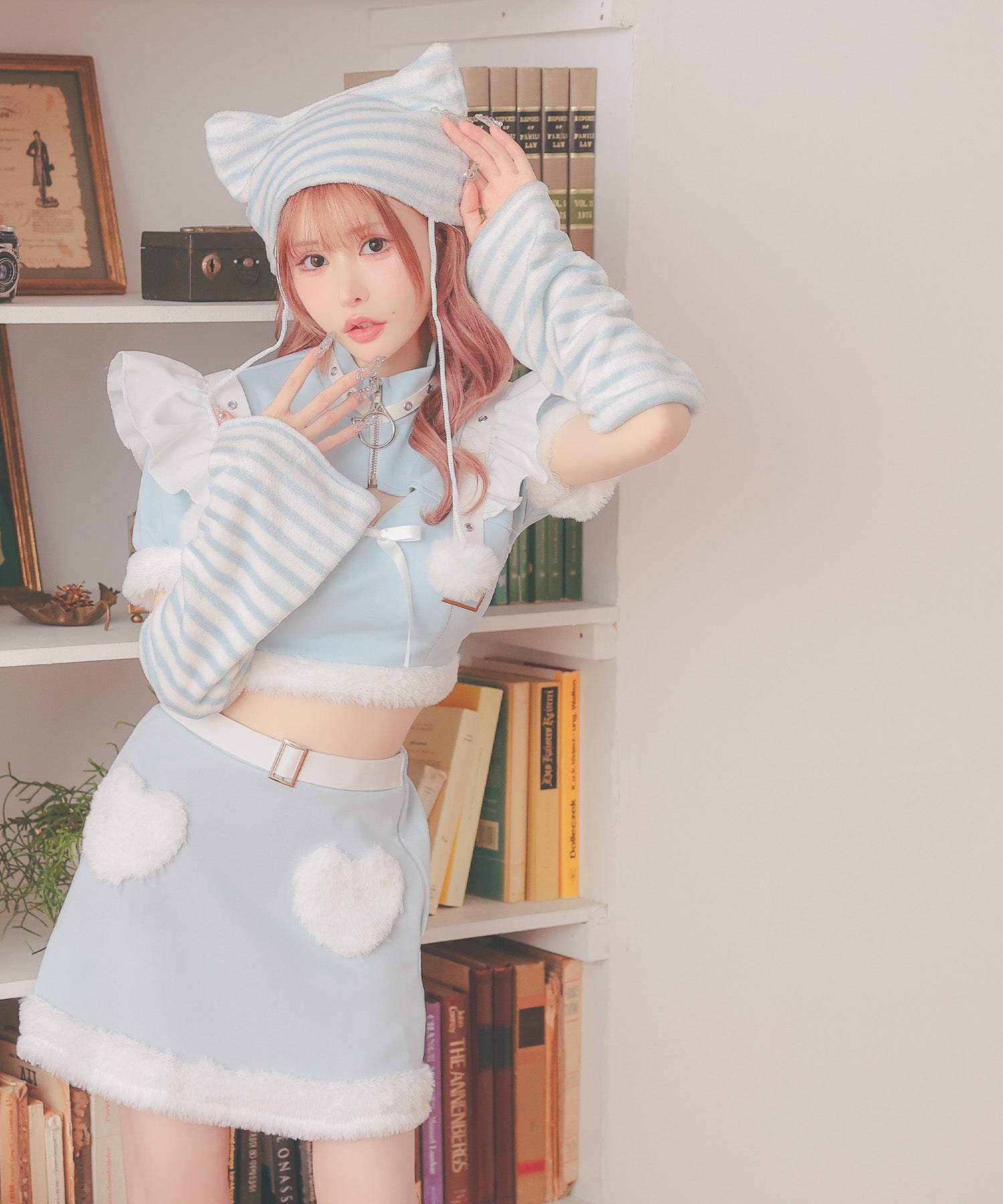 ティカ Tika サンタコス 4点set へそ出しもこもこファーストライプキティセパレート猫アニマルサンタコスプレ