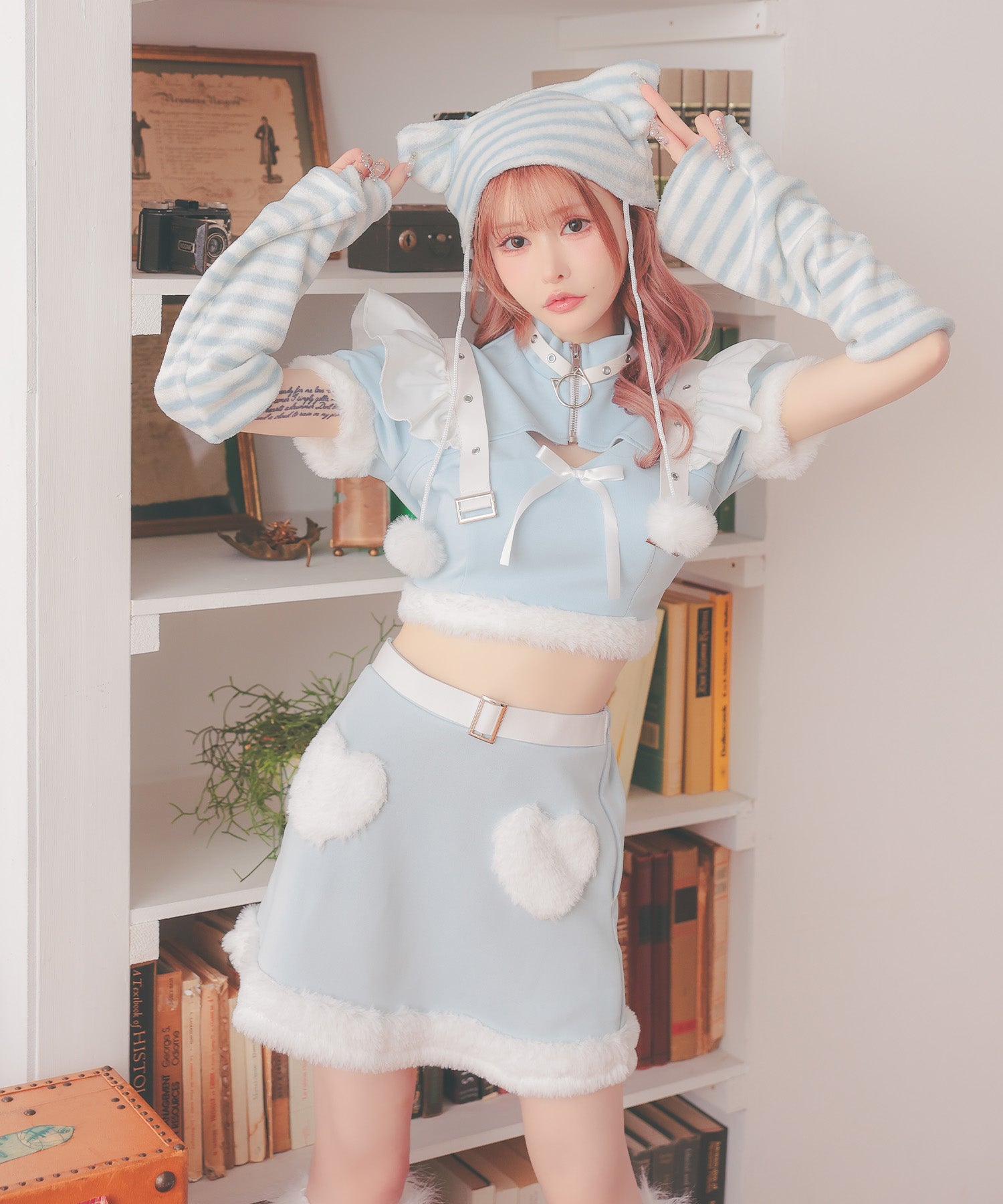 ティカ Tika サンタコス 4点set へそ出しもこもこファーストライプキティセパレート猫アニマルサンタコスプレ
