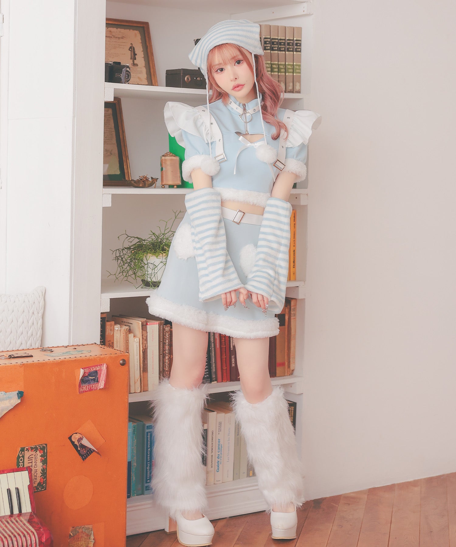 ティカ Tika サンタコス 4点set へそ出しもこもこファーストライプキティセパレート猫アニマルサンタコスプレ