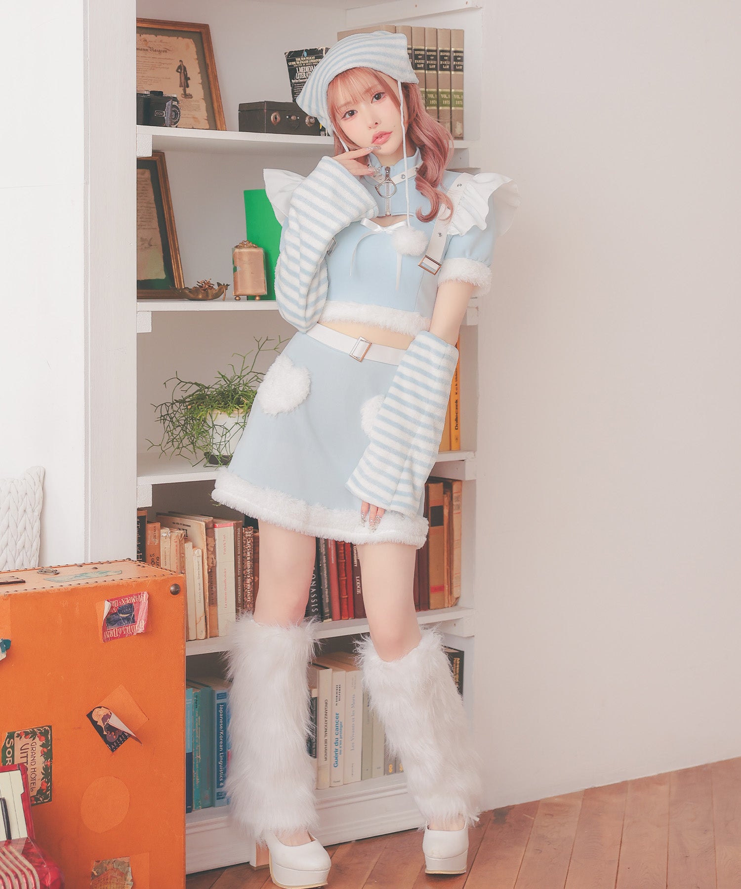 ティカ Tika サンタコス 4点set へそ出しもこもこファーストライプキティセパレート猫アニマルサンタコスプレ
