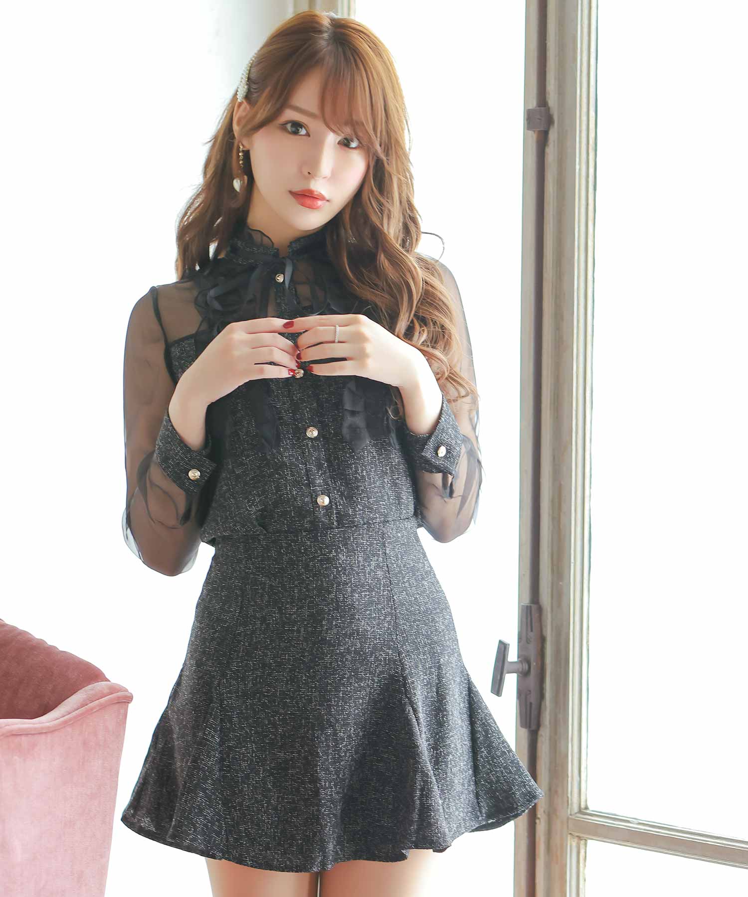 ティカ Tika キャバドレス チュールパフスリーブツイード胸元フリル長袖ネックリボンハイウエスト切替フレアセットアップミニドレス (Sサイズ～Lサイズ) （ブラック） ブラック