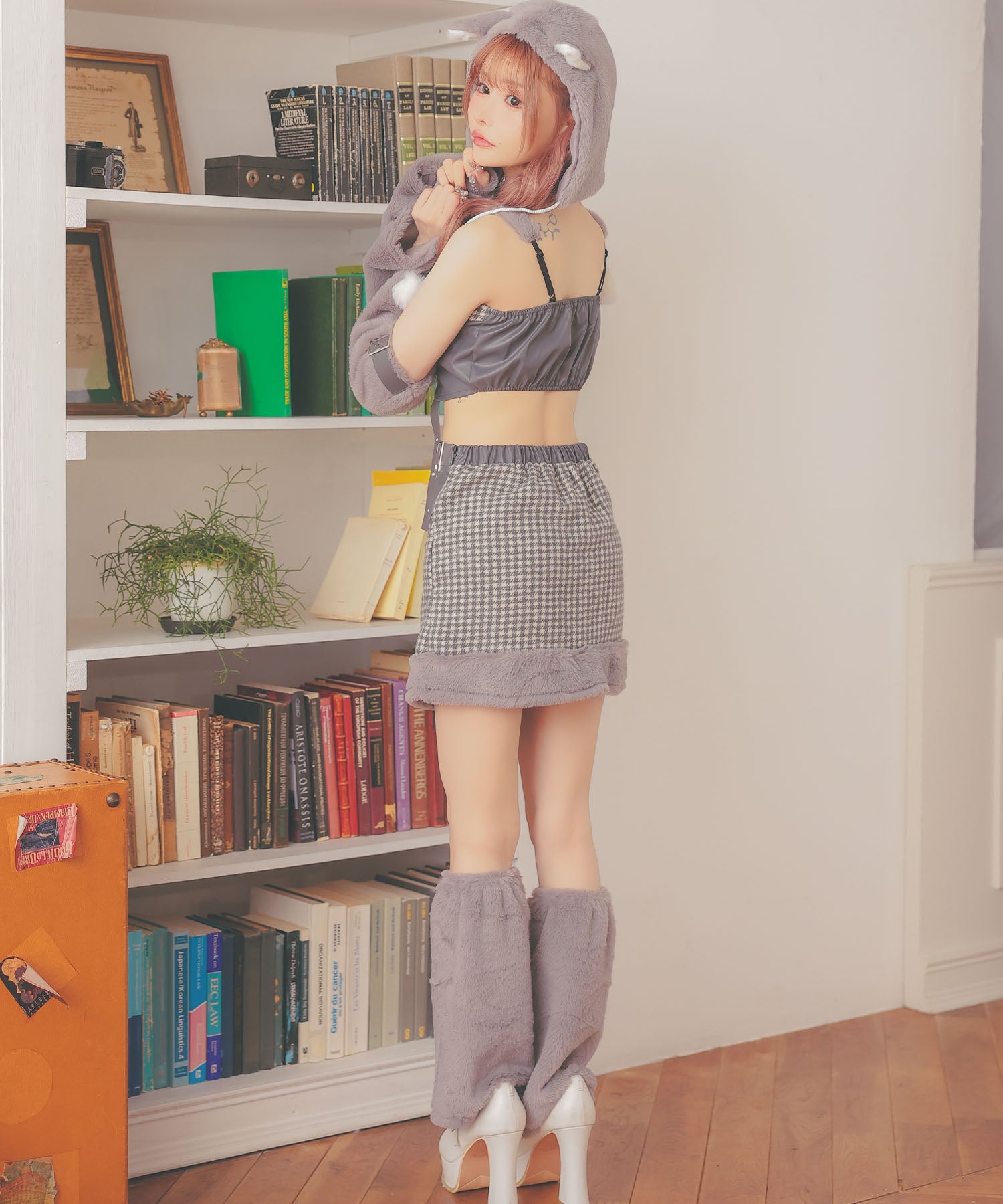 ティカ Tika コスプレ へそ出しセパレートもこもこチェックウルフガールアニマル [5点セット]