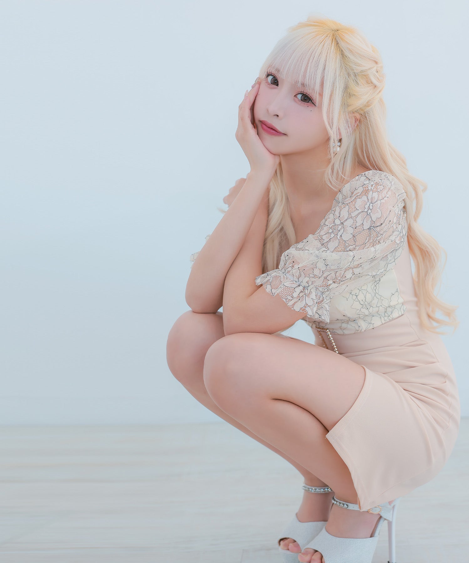 ティカ Tika キャバドレス ウエストリボンラップ風スカート肩あきミニドレス (Mサイズ) （アイボリー×ベージュ） アイボリー×ベージュ